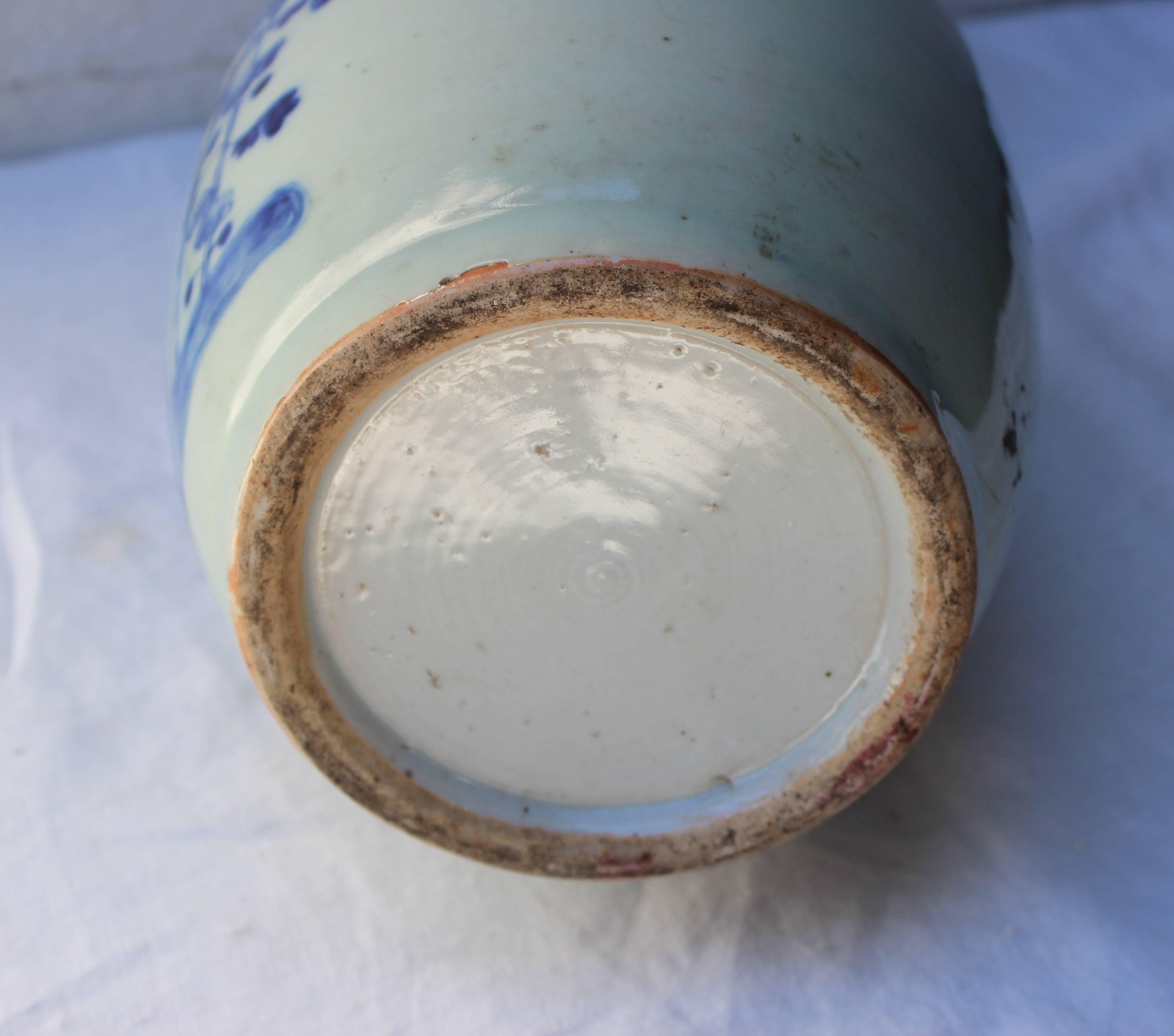 Chinesische blau-weiße Vase in Balusterform im Angebot 1