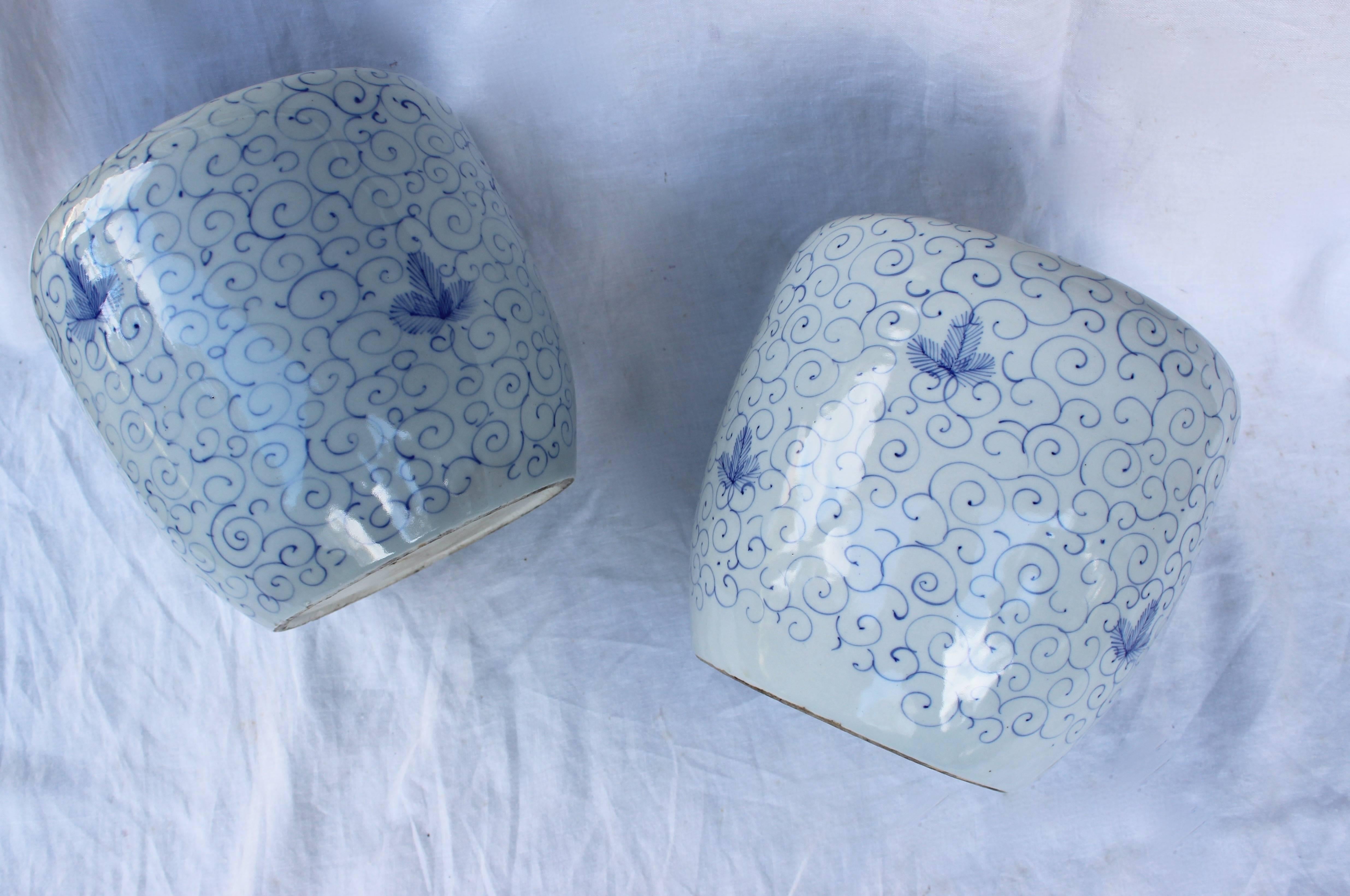 Pair of Chinese Blue and White Ceramic Planters 1