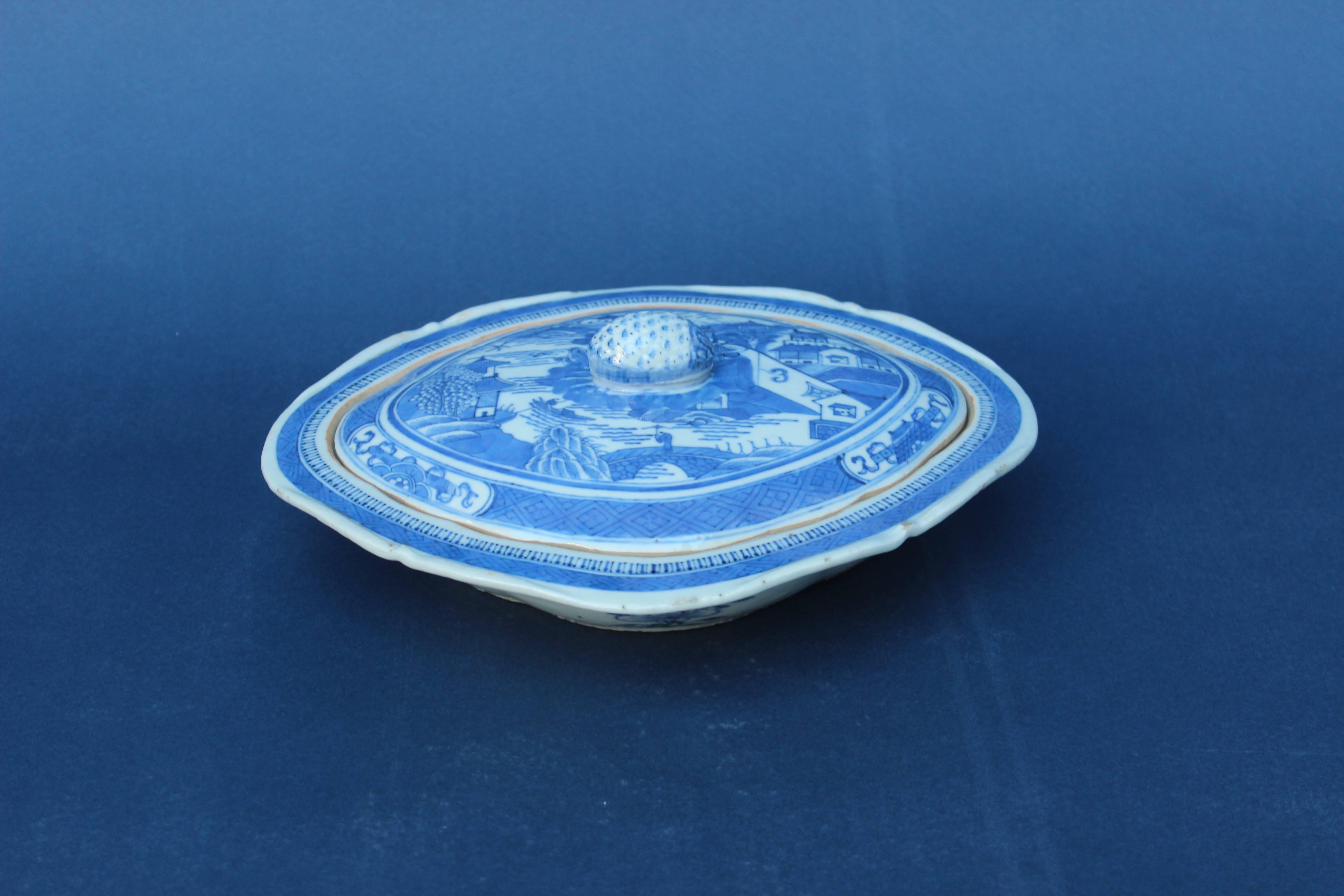 Blue and white Chinese Canton tureen. Minor chips to the edge of the dish.