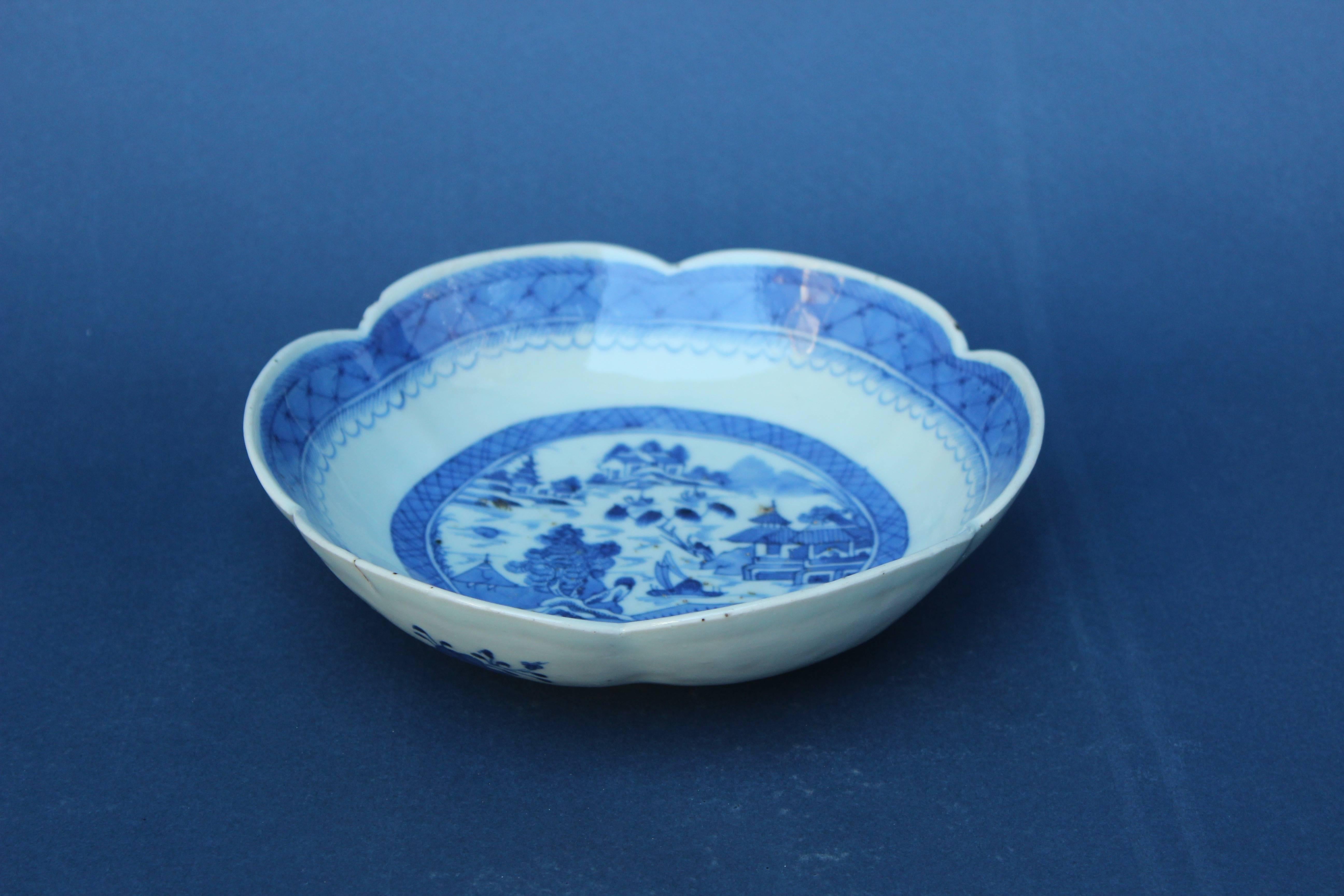 19th Century Chinese Blue and White Scallop Canton Bowl