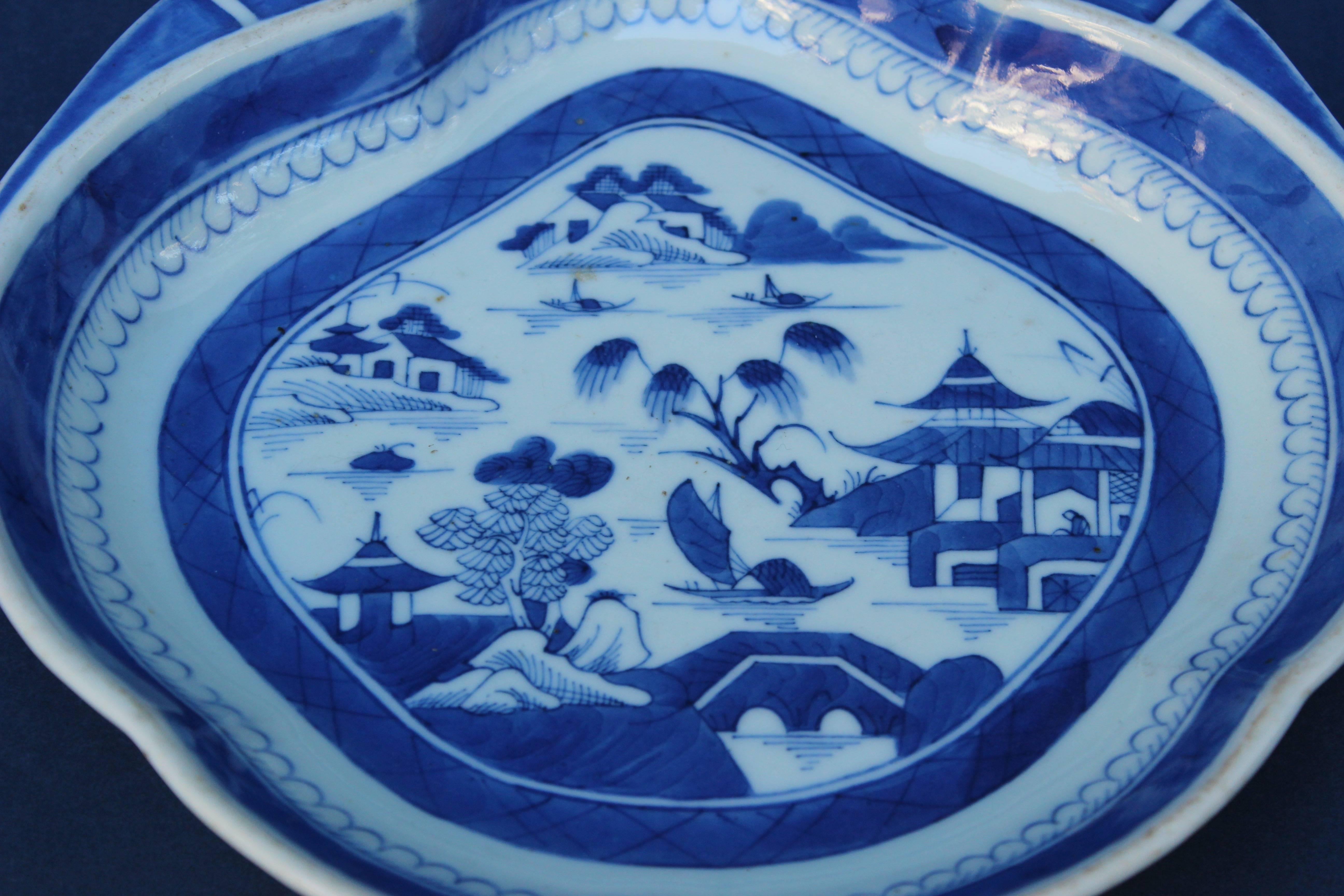 Chinese Blue and White Canton Dish In Excellent Condition In East Hampton, NY