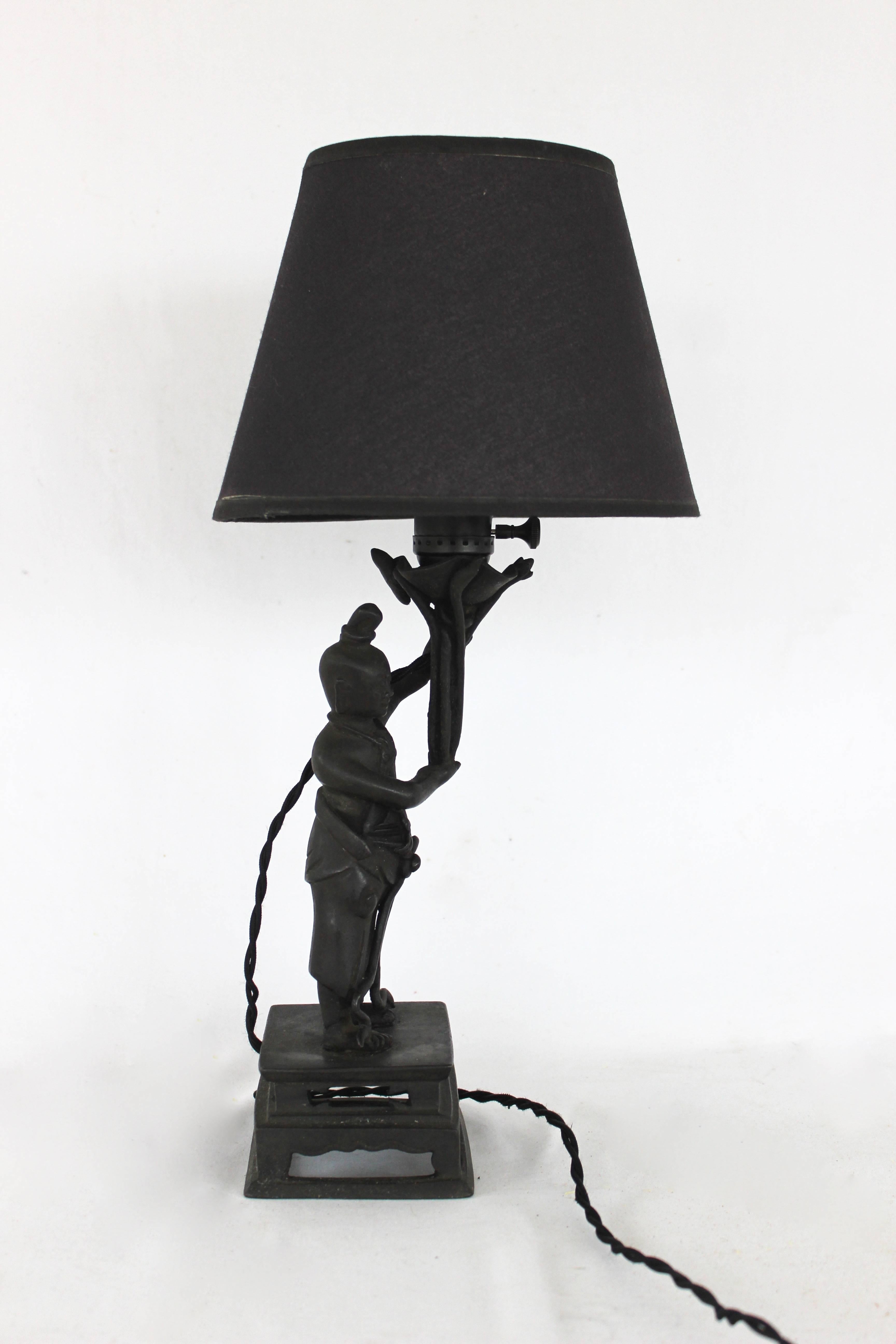 20ième siècle Lampe de table figurative en vente