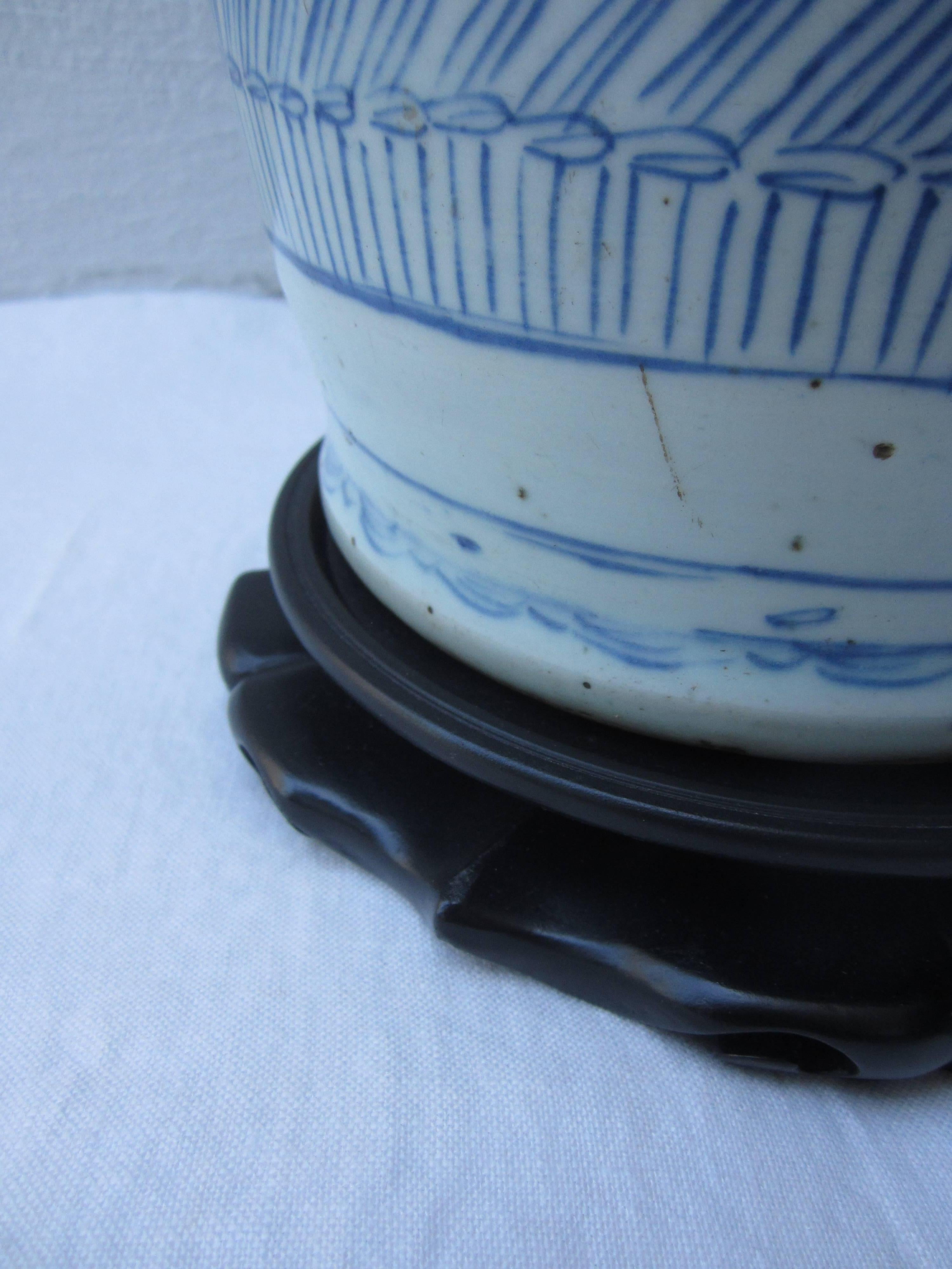 Chinese Blue and White Vase Lamp 3