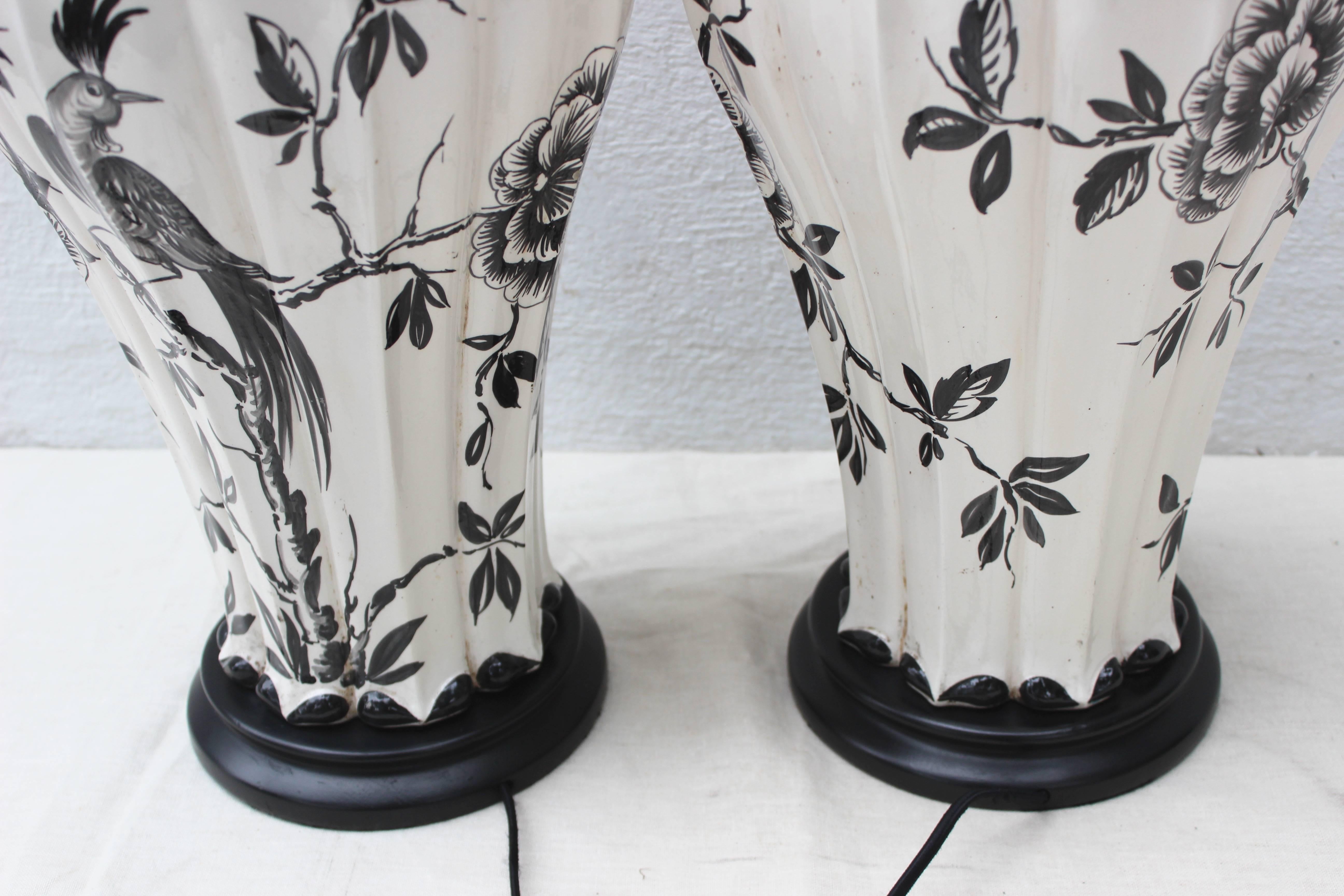Pair of Black and White Ceramic Lamps In Good Condition In East Hampton, NY