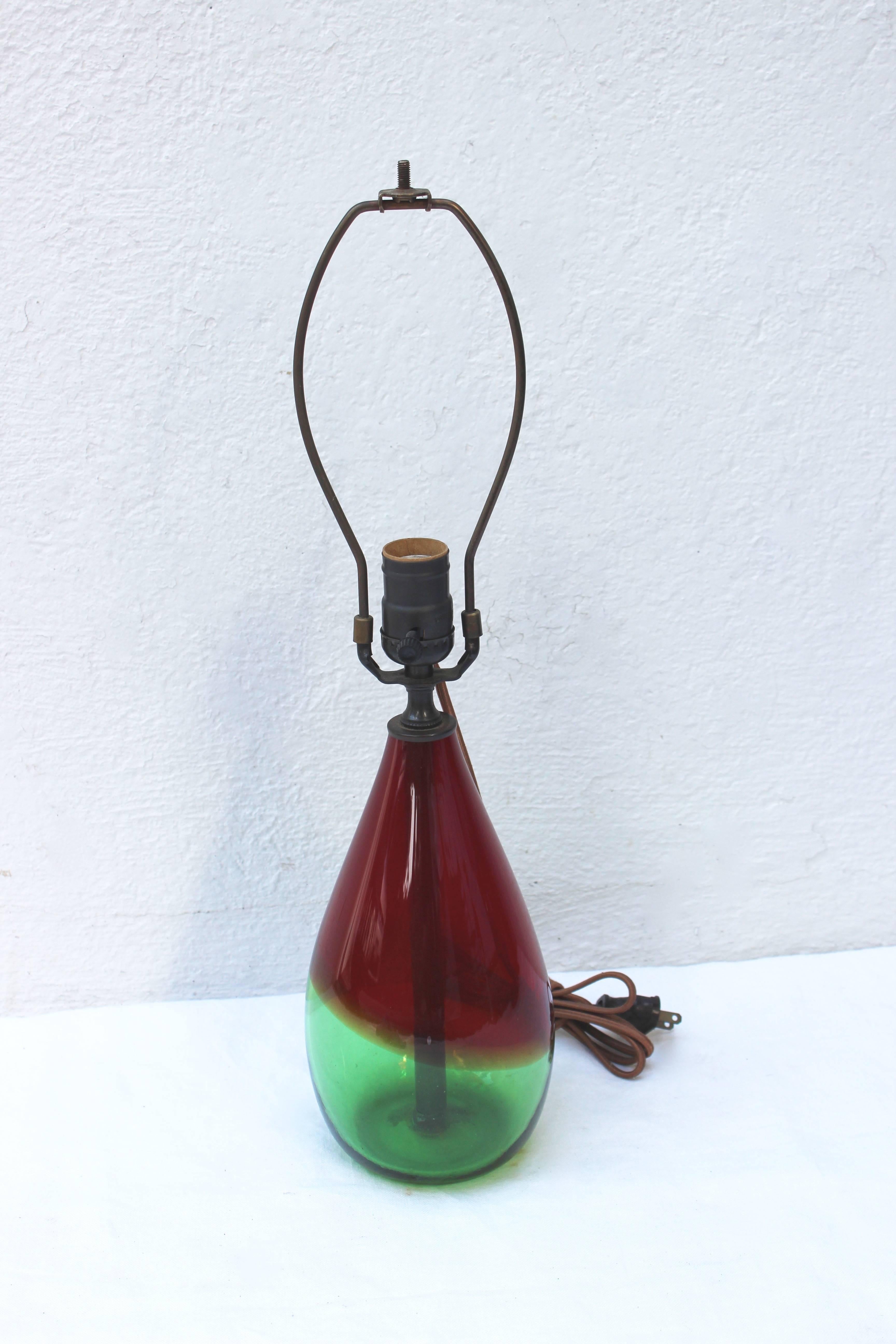 Green and red Murano glass lamp, newly rewired in the French manner.