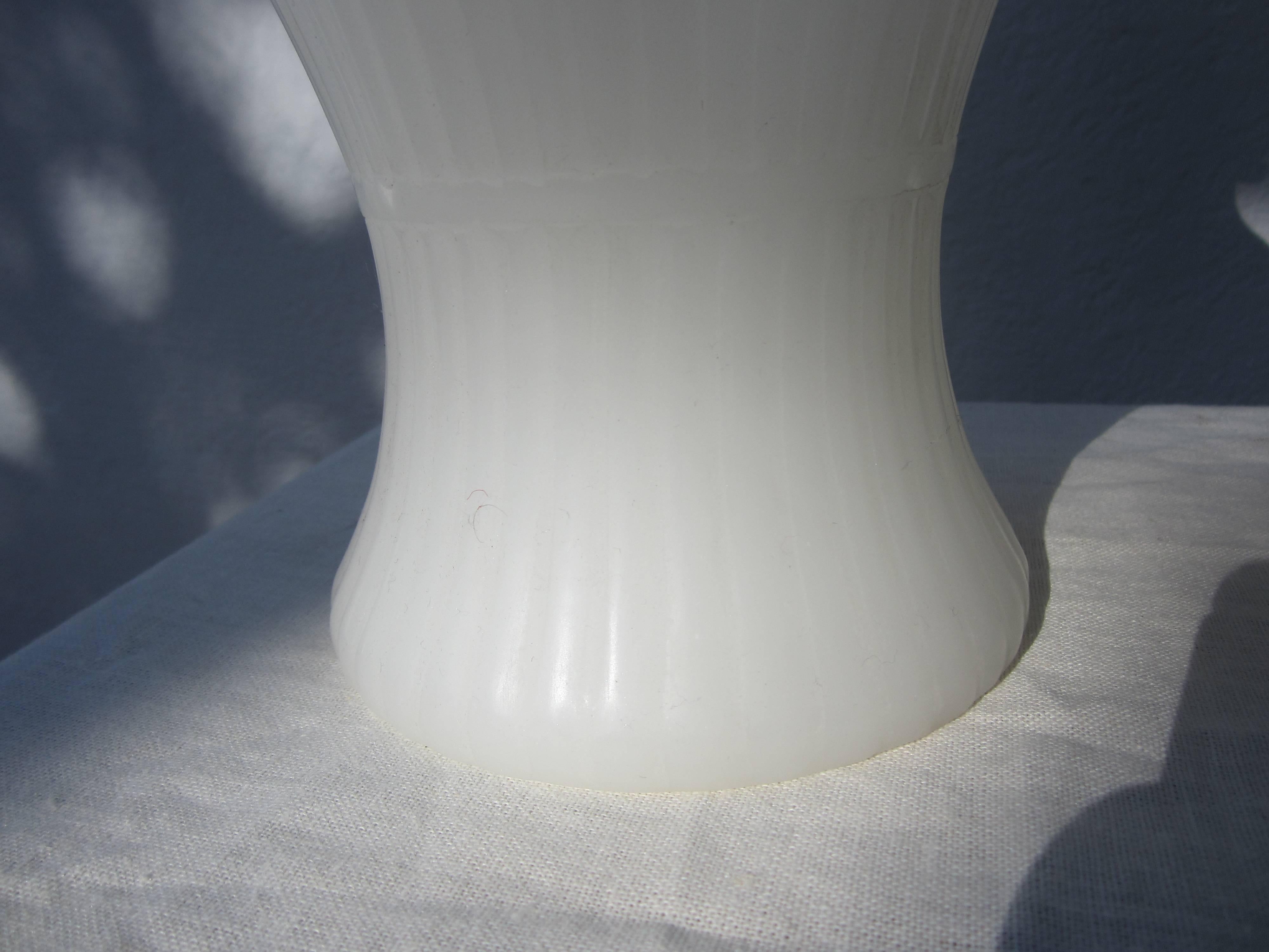 Pair of White Peking Glass Vases 1