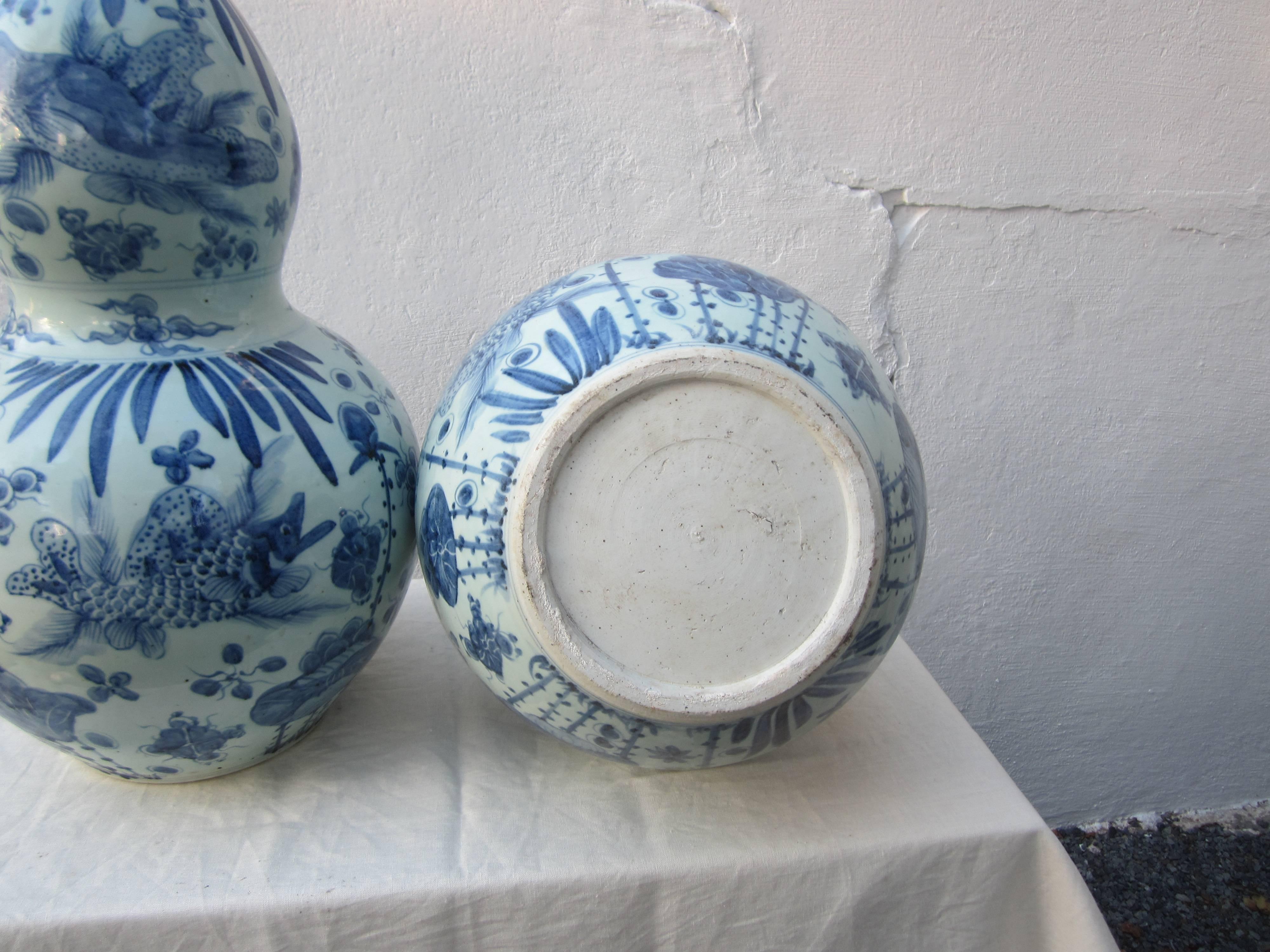 Large Pair of Chinese Blue and White Gourd Vases In Excellent Condition In East Hampton, NY