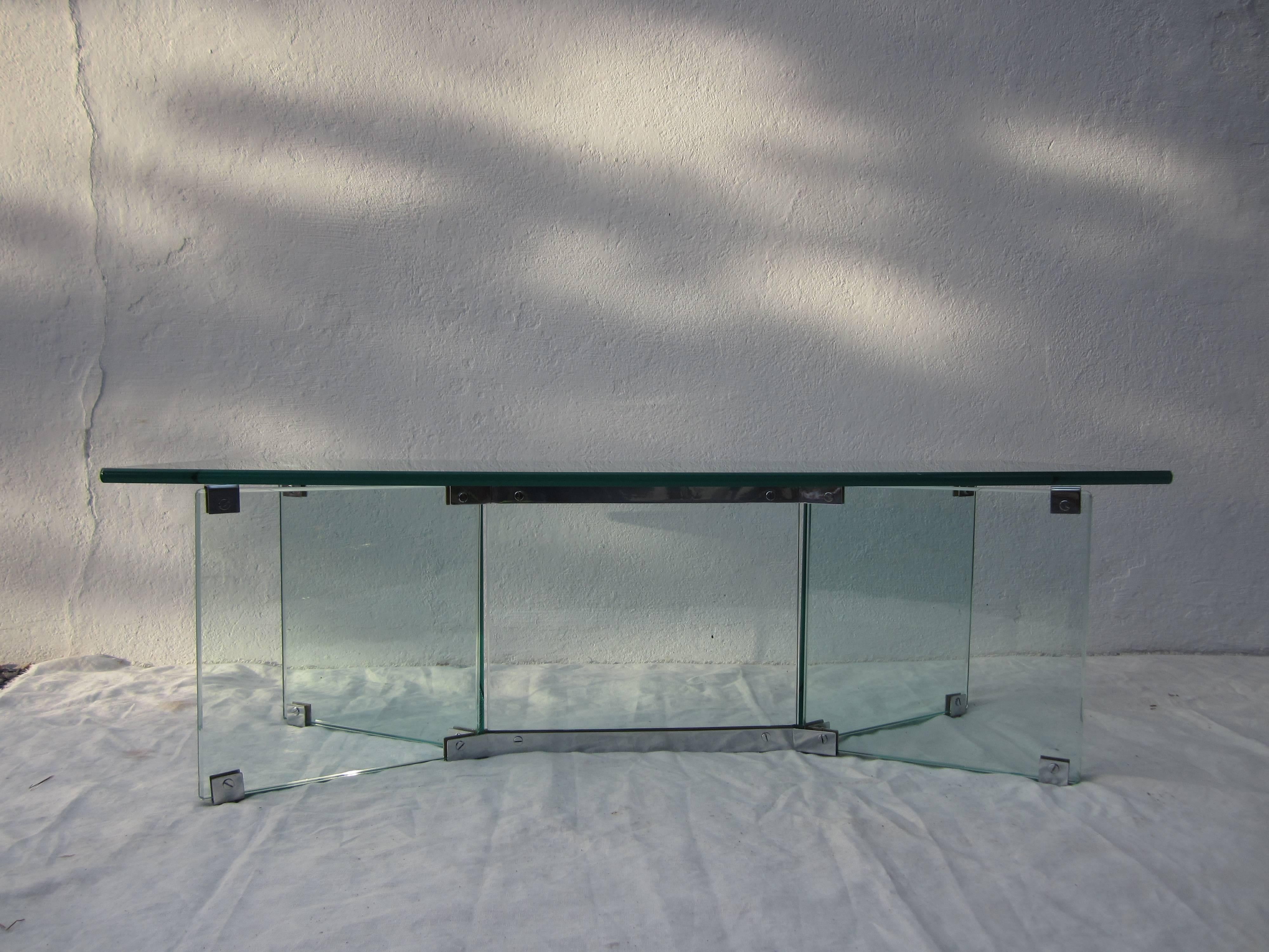 Glass Coffee Table in the Style of Pace For Sale 1