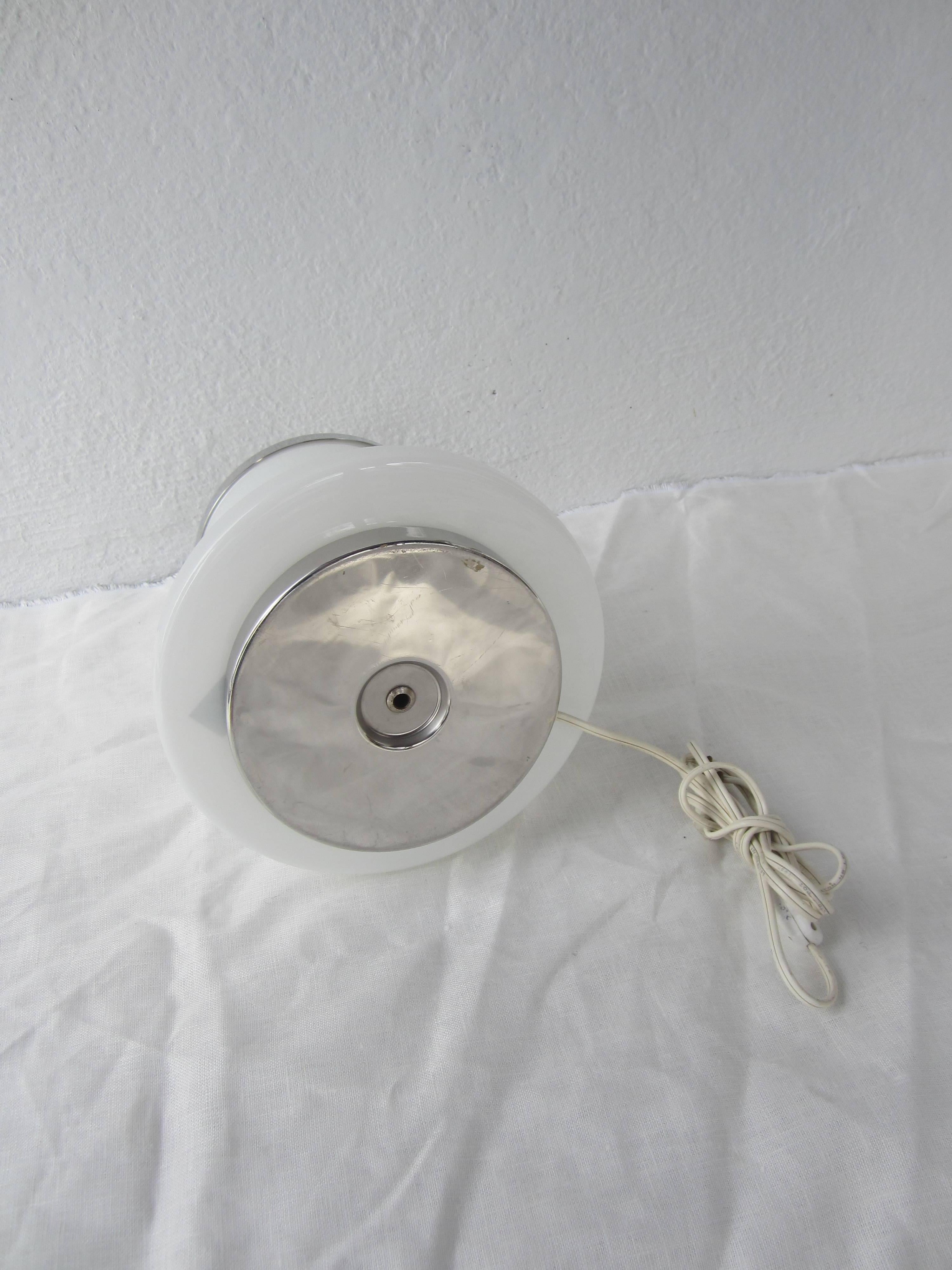 Late 20th Century White Glass Table Lamp by Arredoluce For Sale