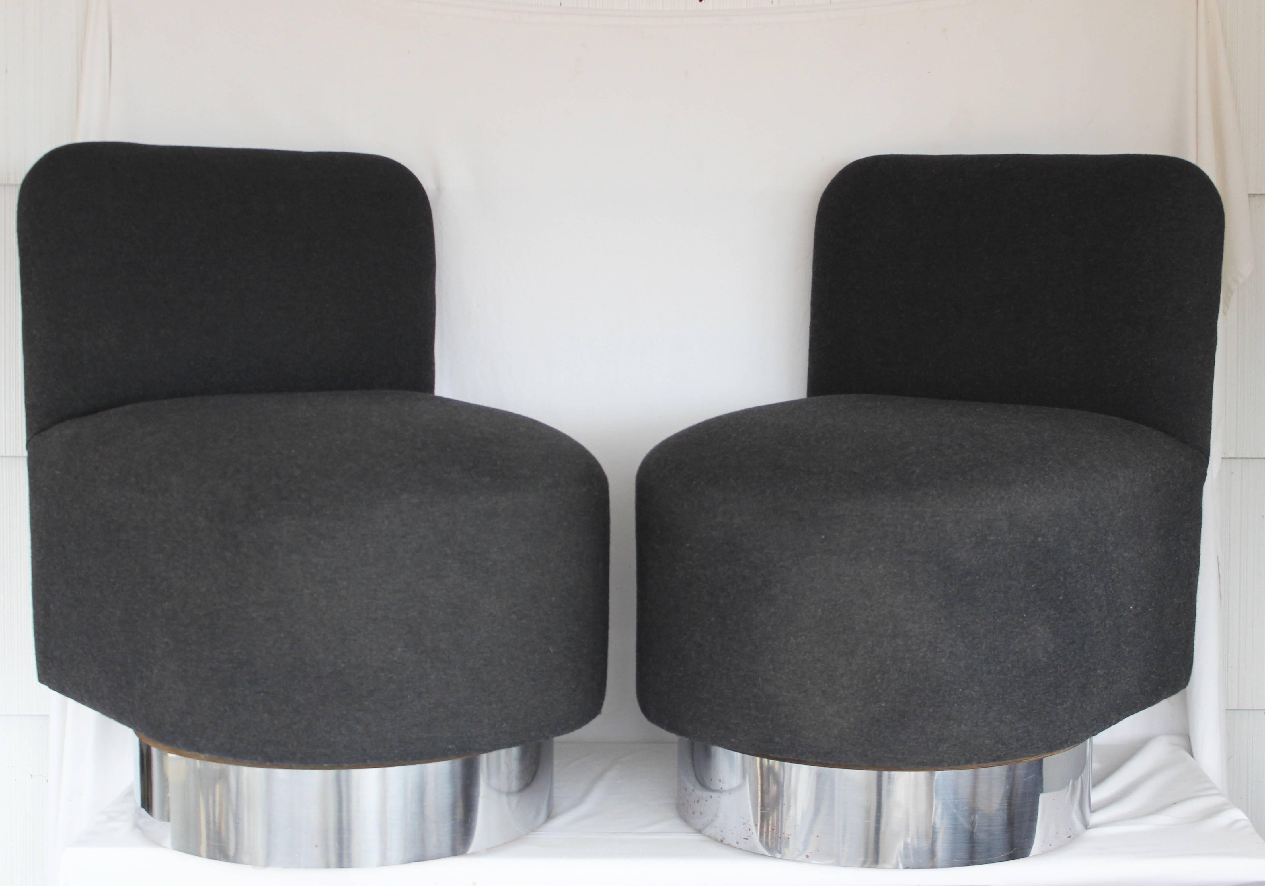 American Pair of 1970s Swiveling Slipper Chairs