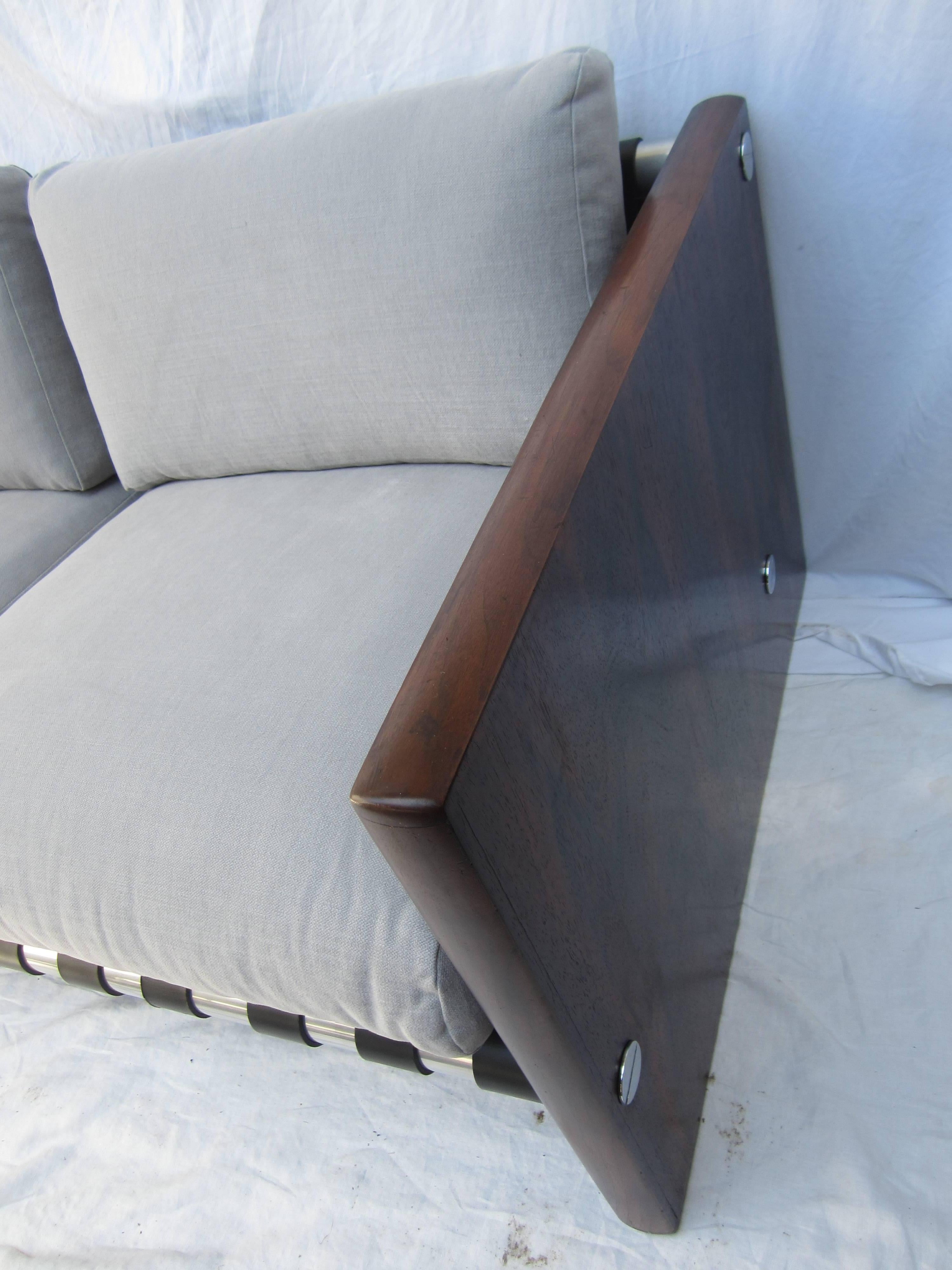 Modern Loveseat Attributed to Thayer Coggin In Excellent Condition For Sale In East Hampton, NY
