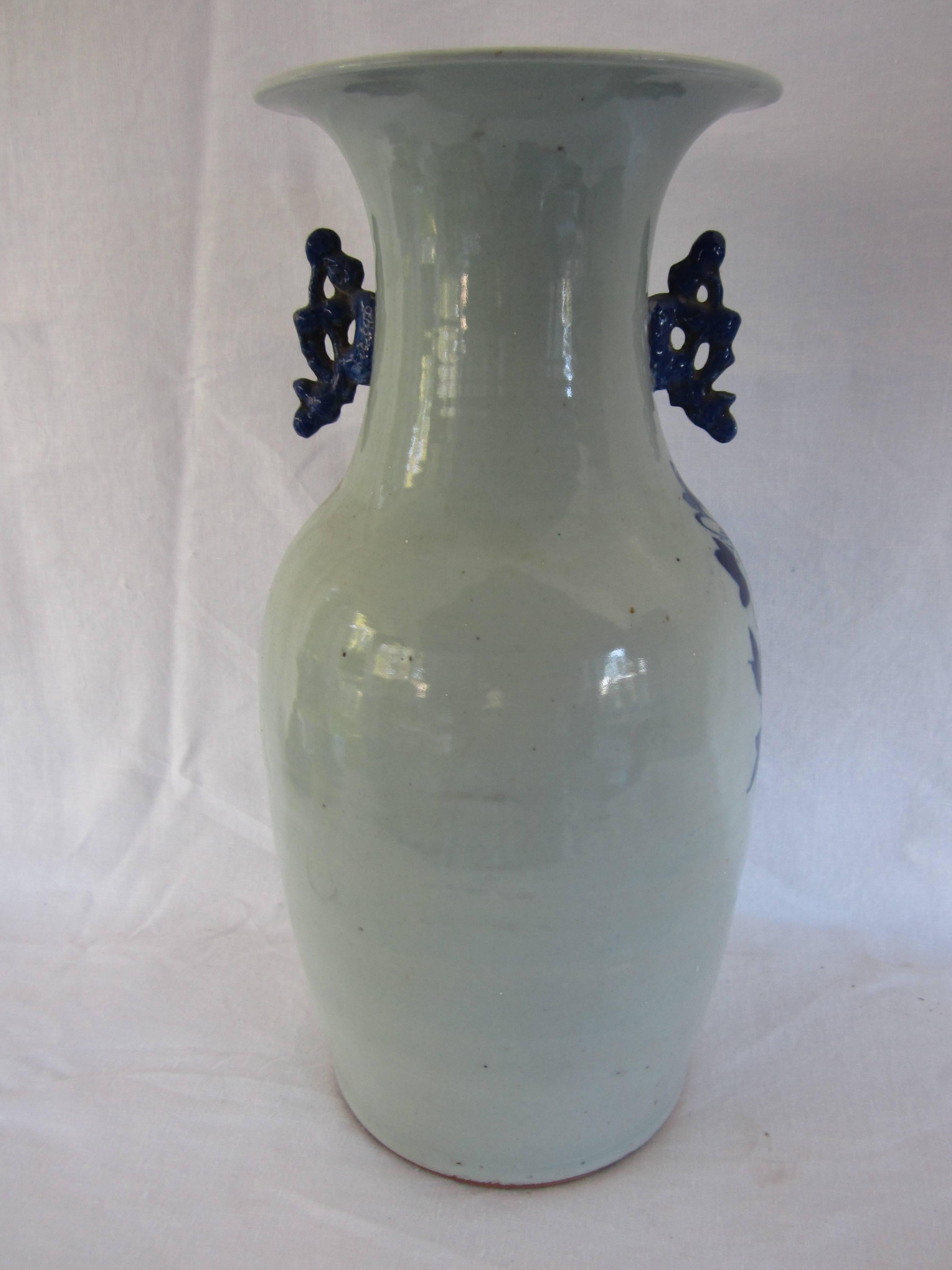 Chinesische blau-weiße Vase (Keramik) im Angebot