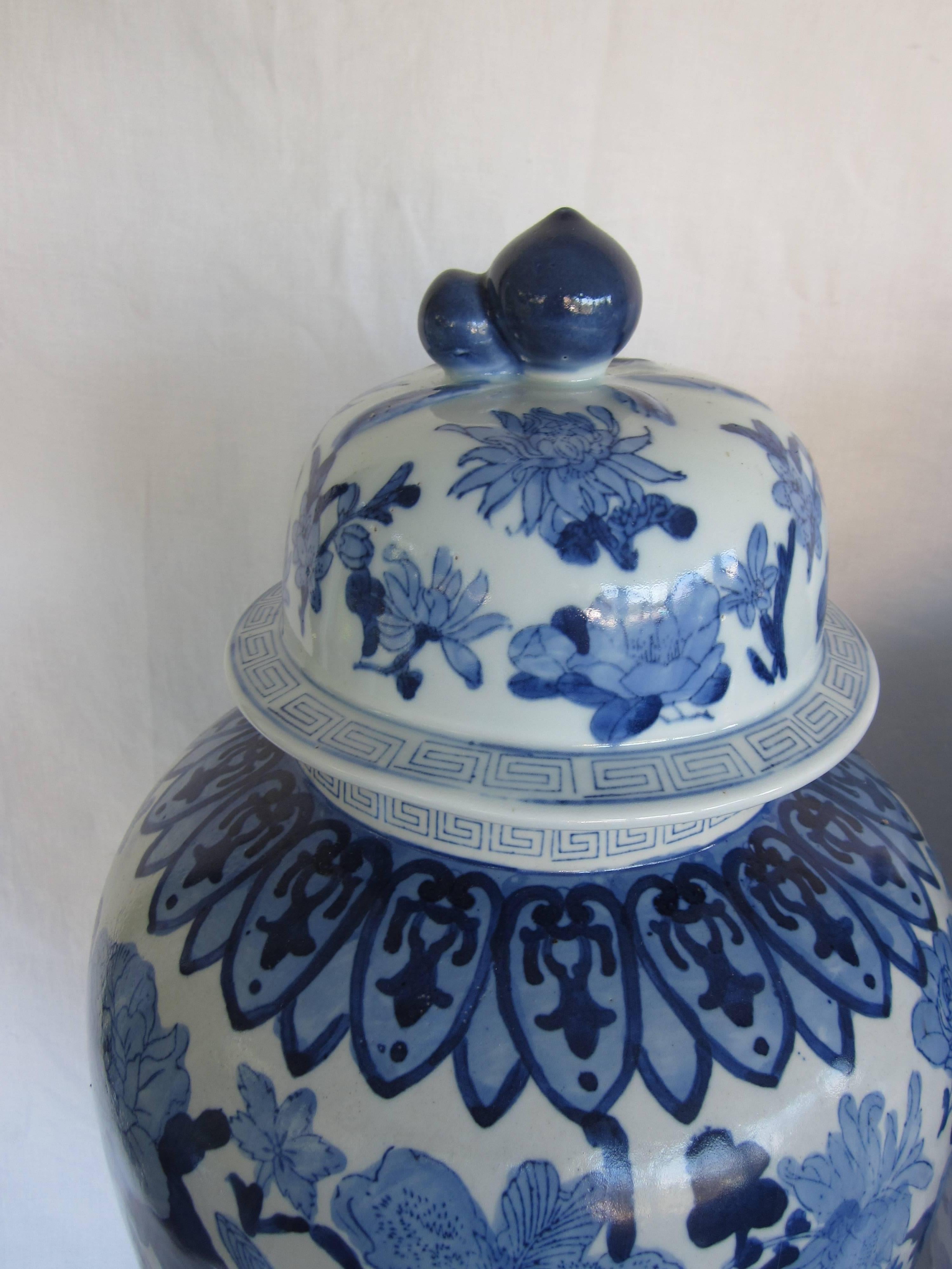 chinese vases with lids