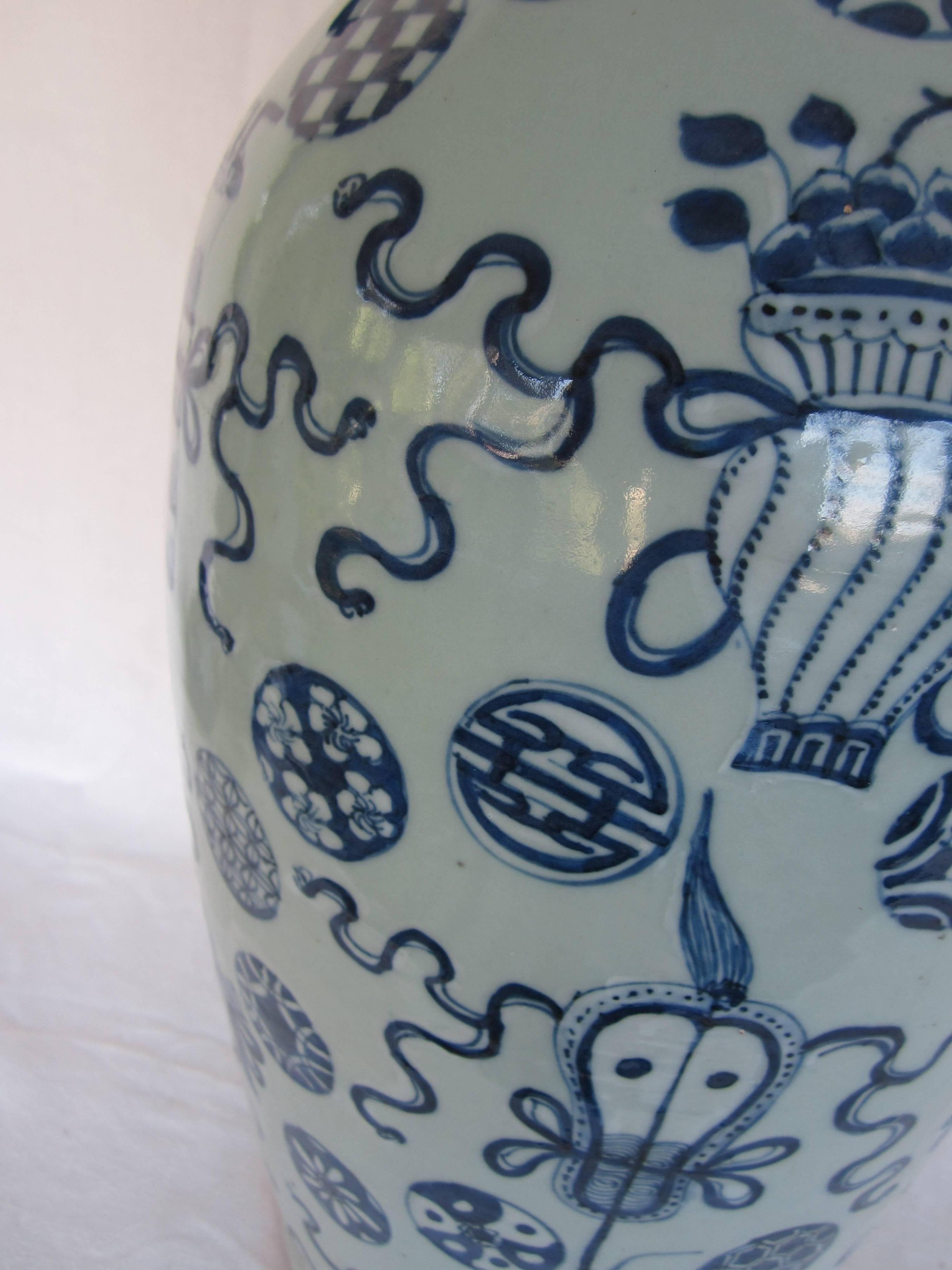 Chinesische Vase in Blau und Weiß.