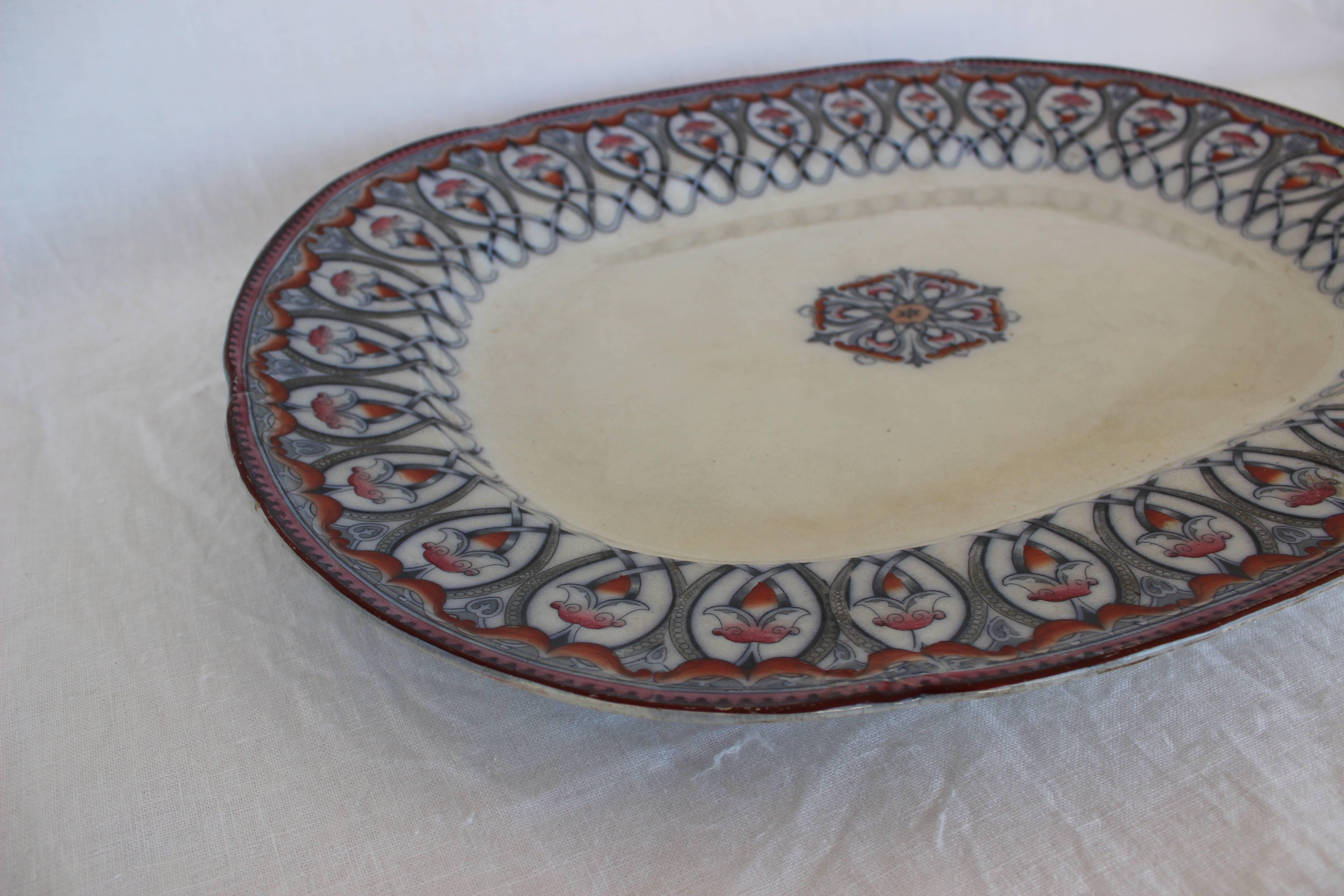Großer Teller mit arabischem Muster aus englischem Staffordshire.