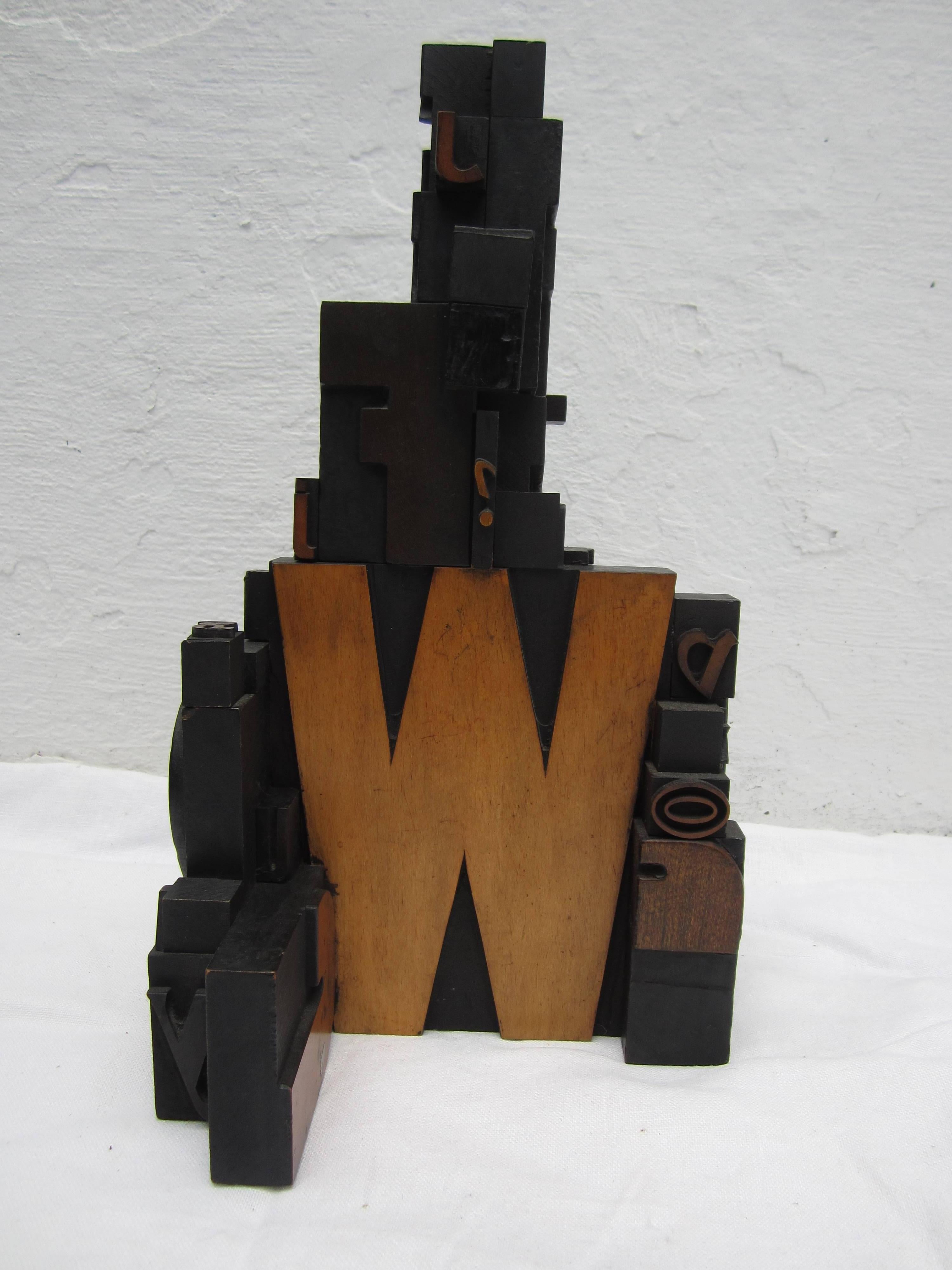 Briefpress-Holzblock-Skulptur im Angebot 3