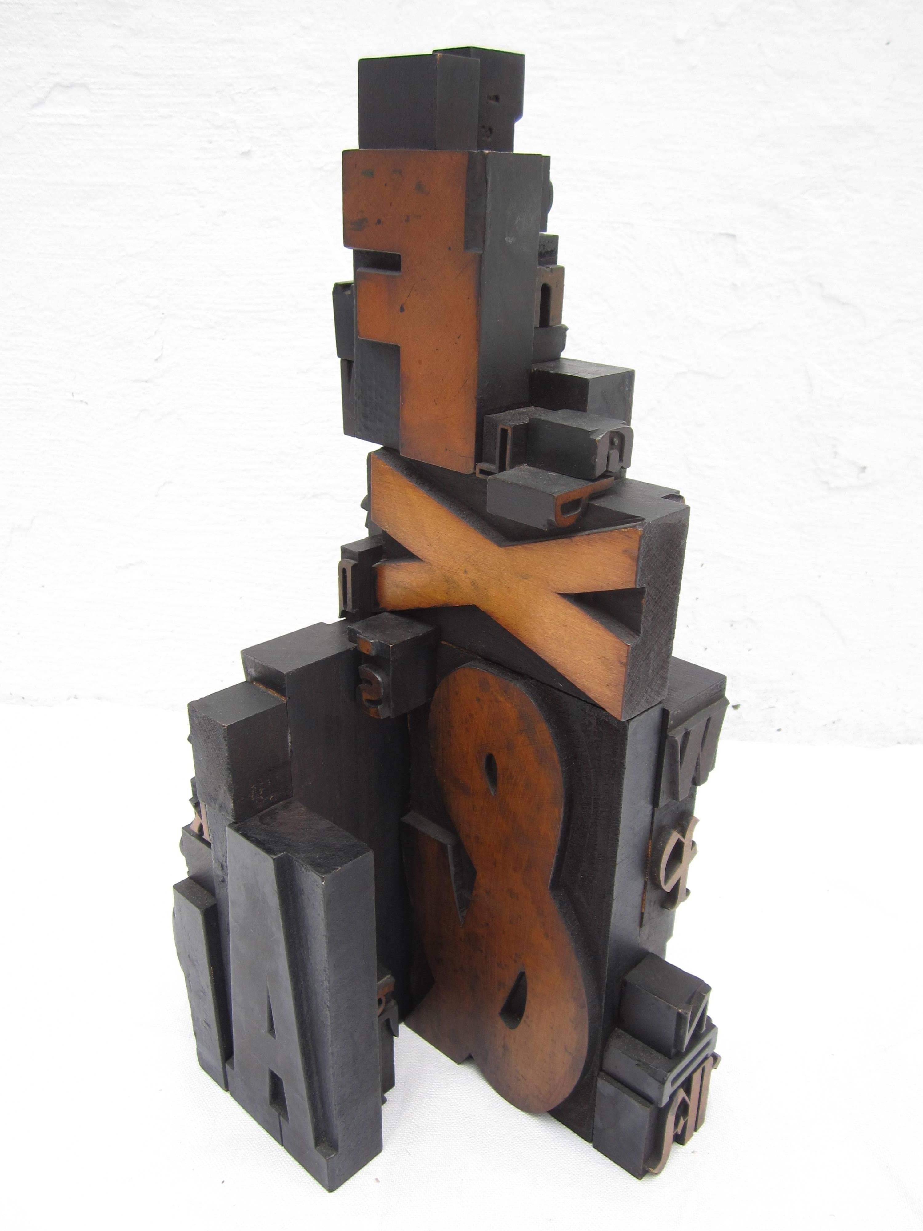 Briefpress-Holzblock-Skulptur im Angebot 4