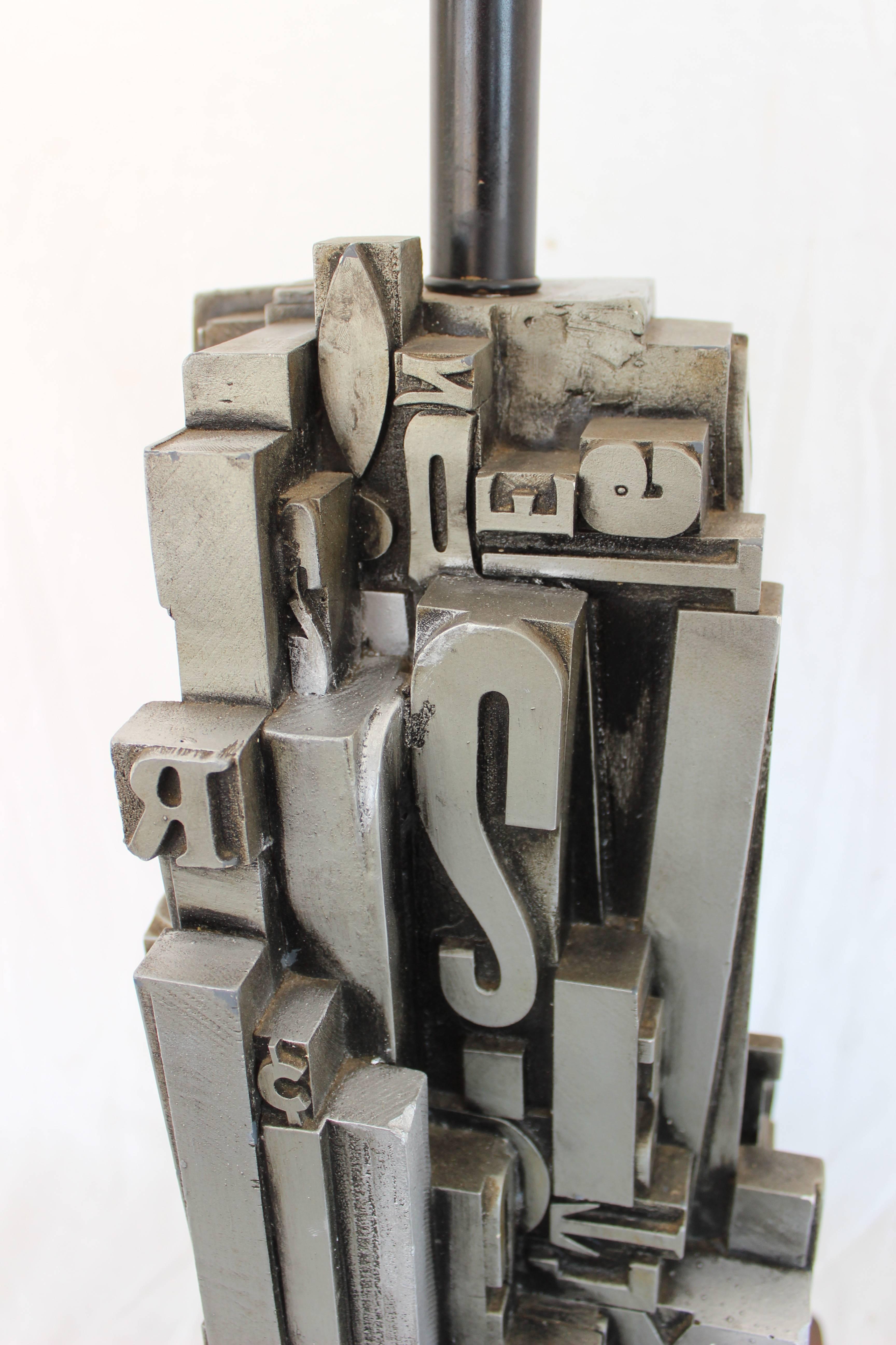 Sculpture industrielle en fausse presse-papiers « AlphaSculpt » de Sheldon Rose Bon état - En vente à East Hampton, NY