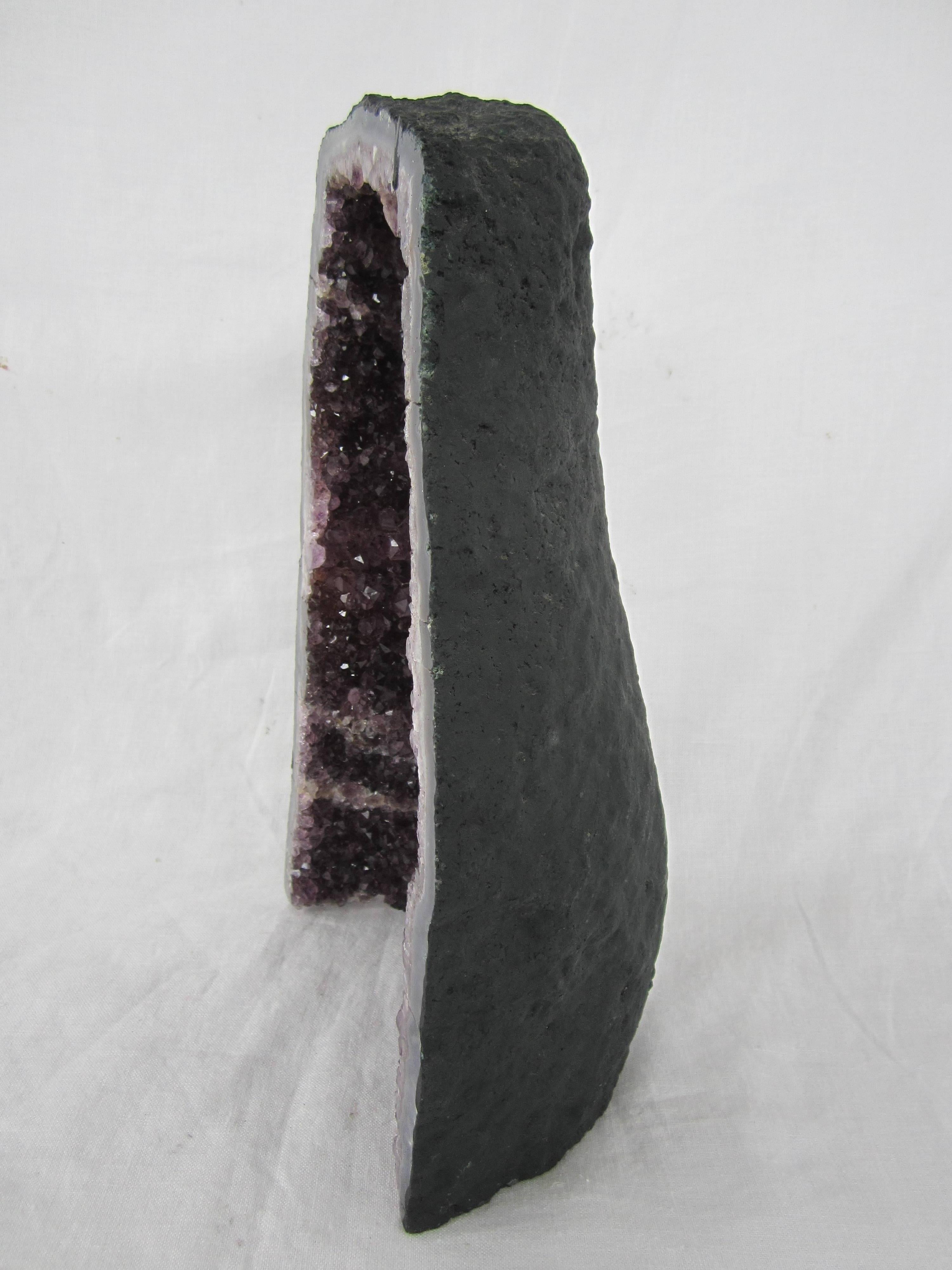 Große schöne Amethyst-Geode.