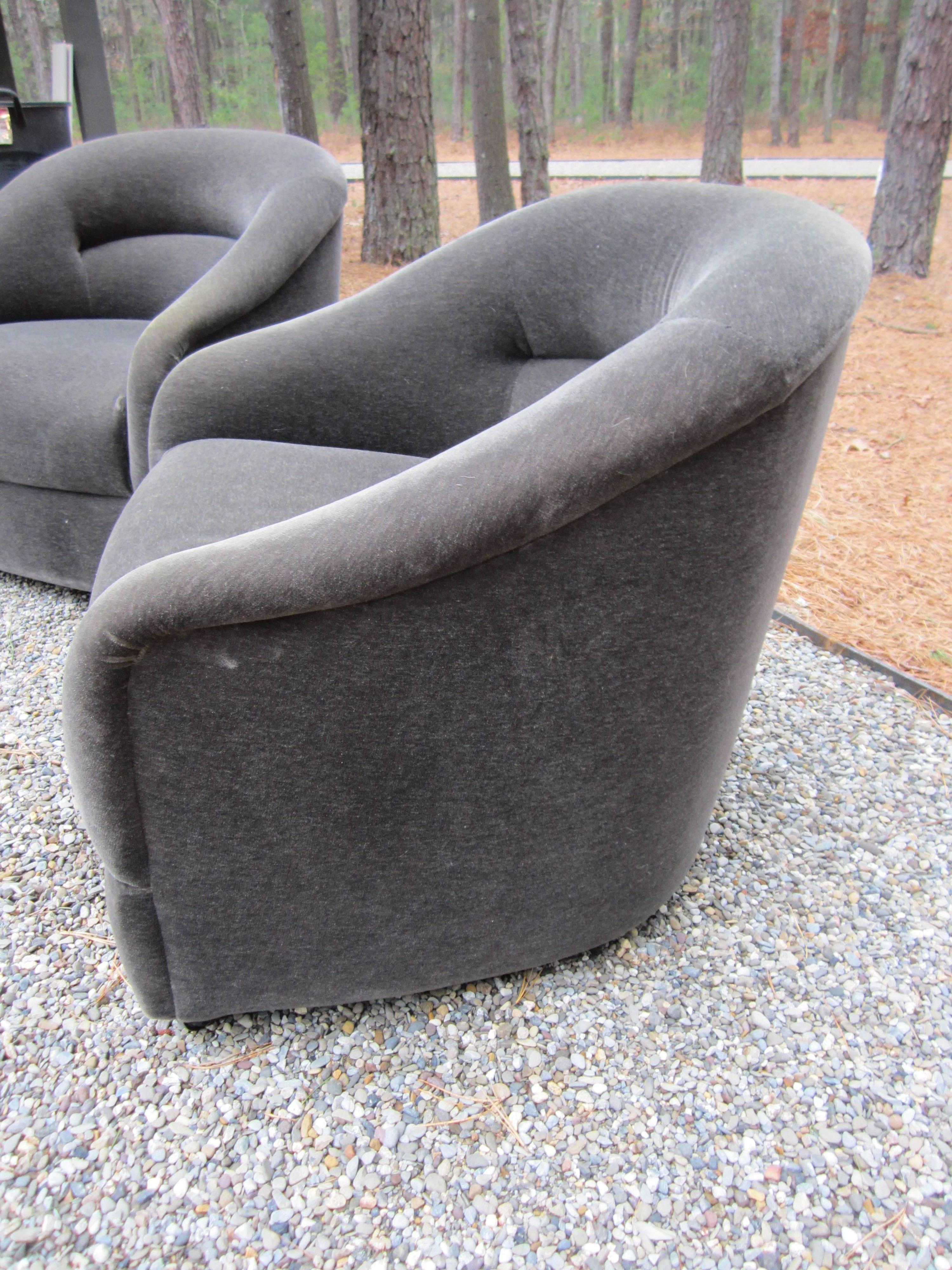 Pair of Barrel Lounge Chairs In Good Condition In East Hampton, NY