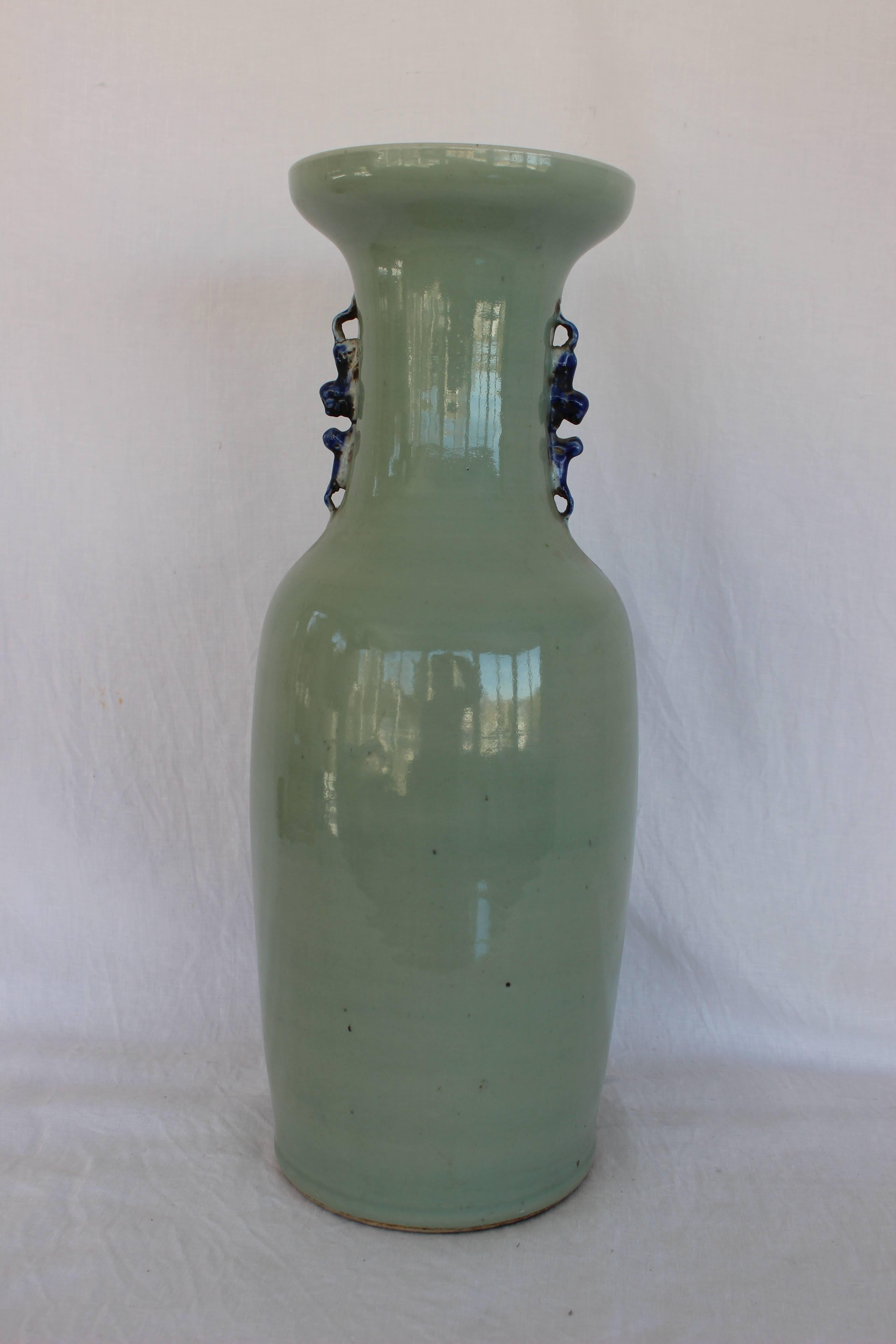 Chinese Blue and White Vase In Excellent Condition For Sale In East Hampton, NY