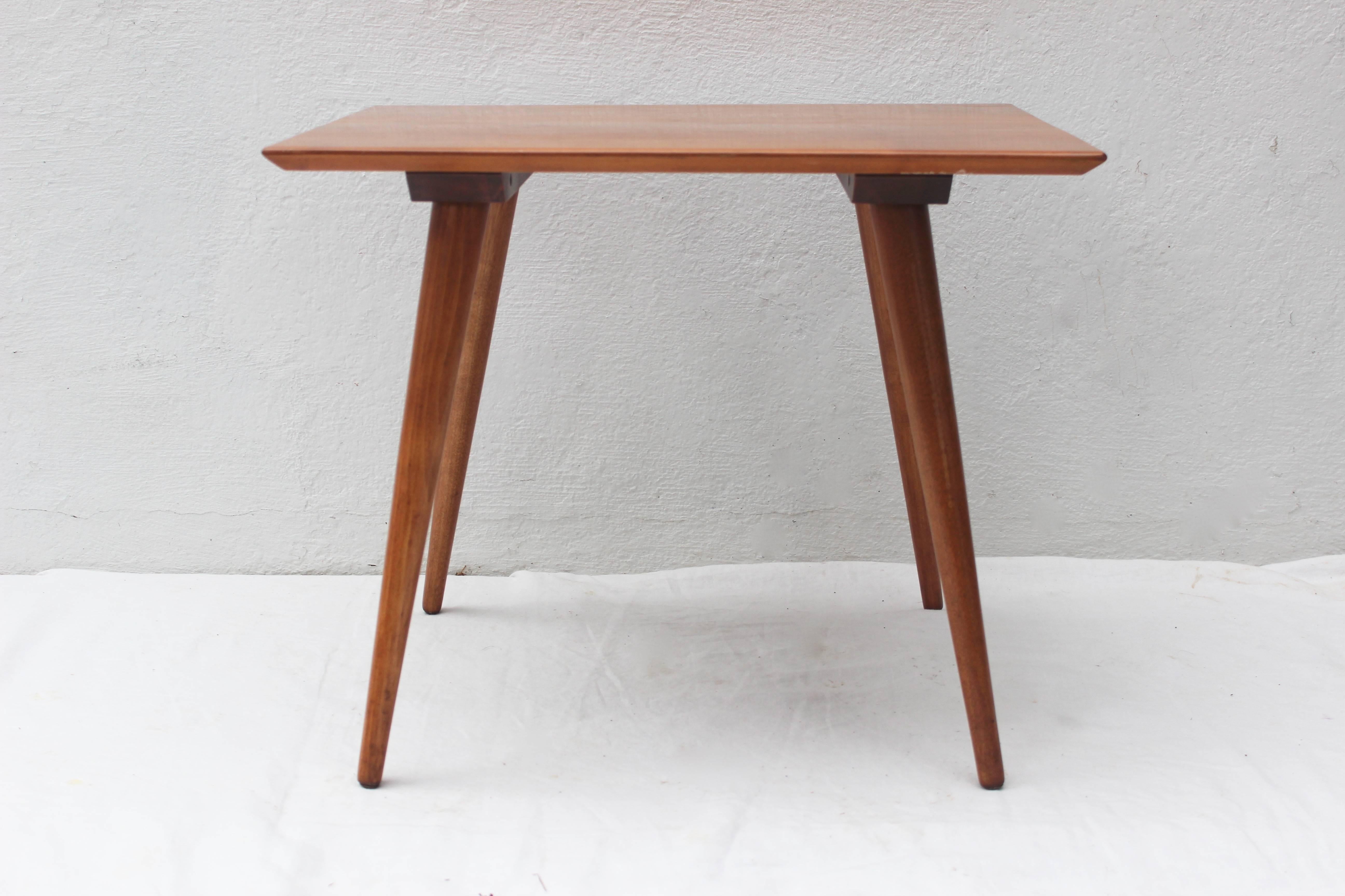 Paul McCobb Side Table In Excellent Condition For Sale In East Hampton, NY