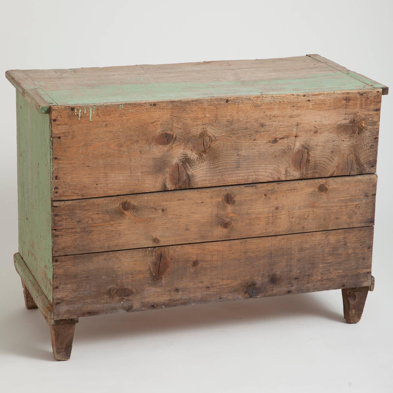 French Green Painted Chest of Drawers, circa 1820 1