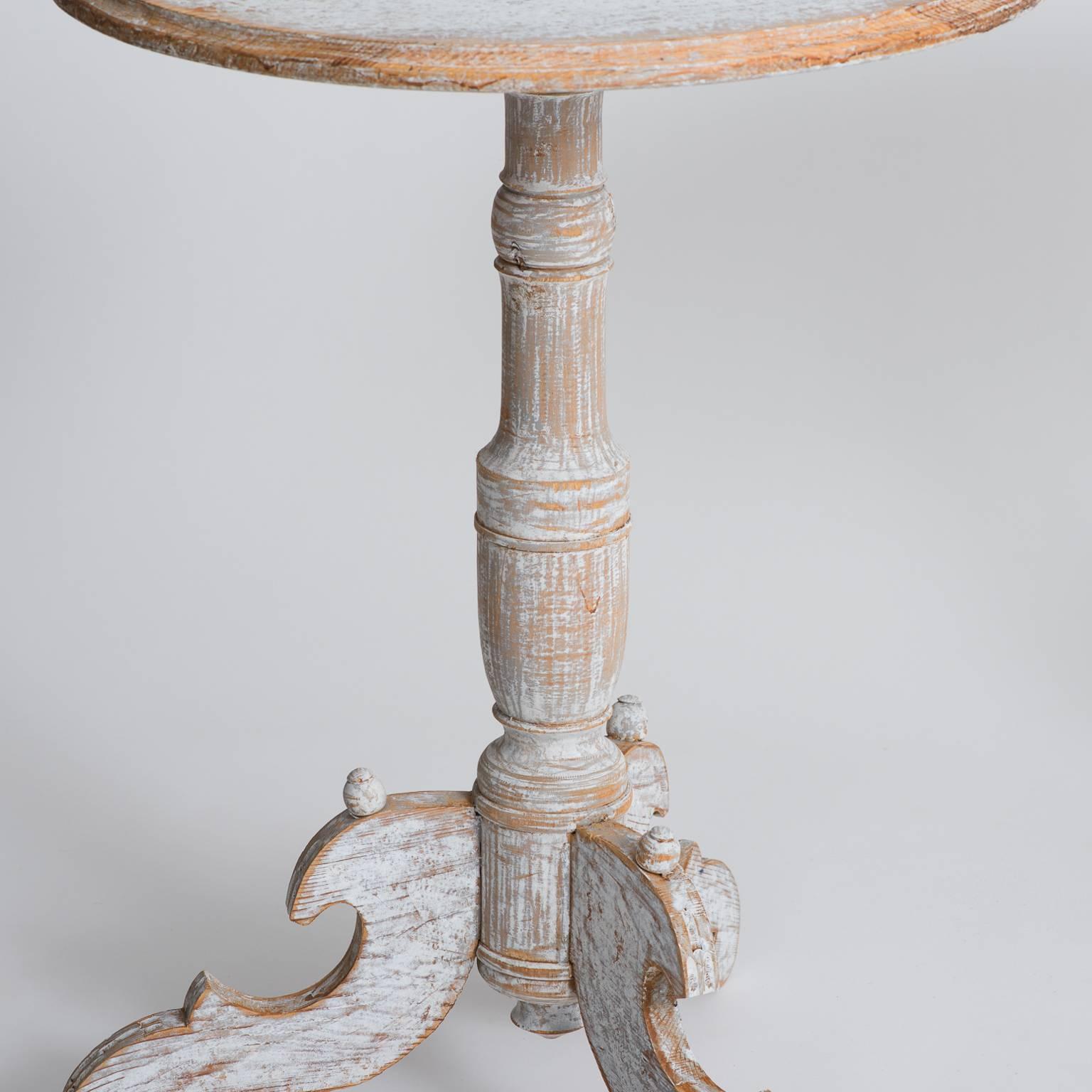 Swedish Antique Round Pedestal Table, circa 1850 In Good Condition In New Preston, CT