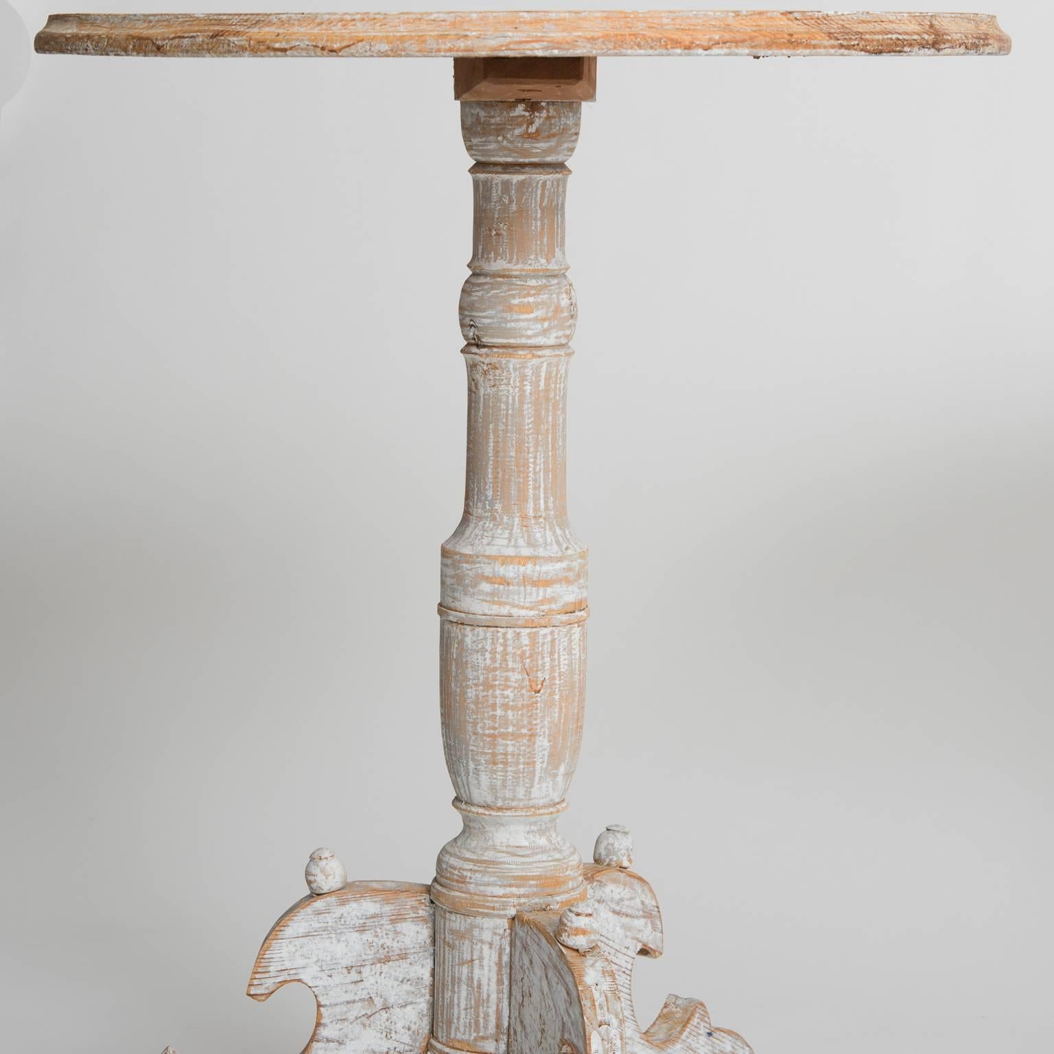 Swedish Antique Round Pedestal Table, circa 1850 1