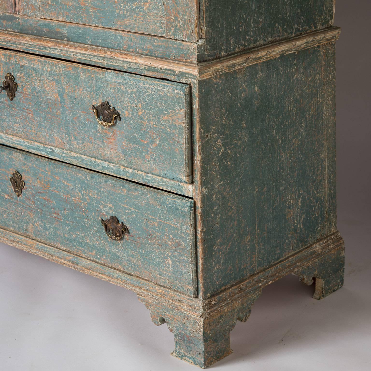 Swedish Rococo Period Linen Press or Cupboard with Two Drawers, circa 1760 4