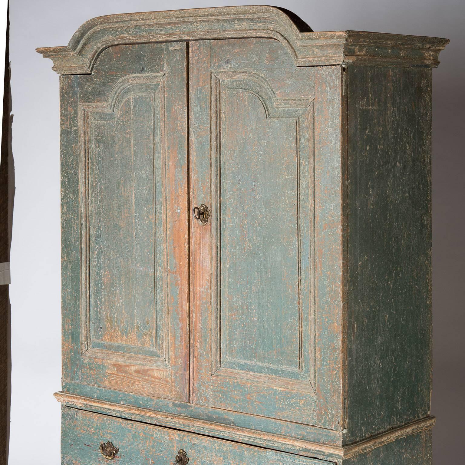 Swedish Rococo Period Linen Press or Cupboard with Two Drawers, circa 1760 3