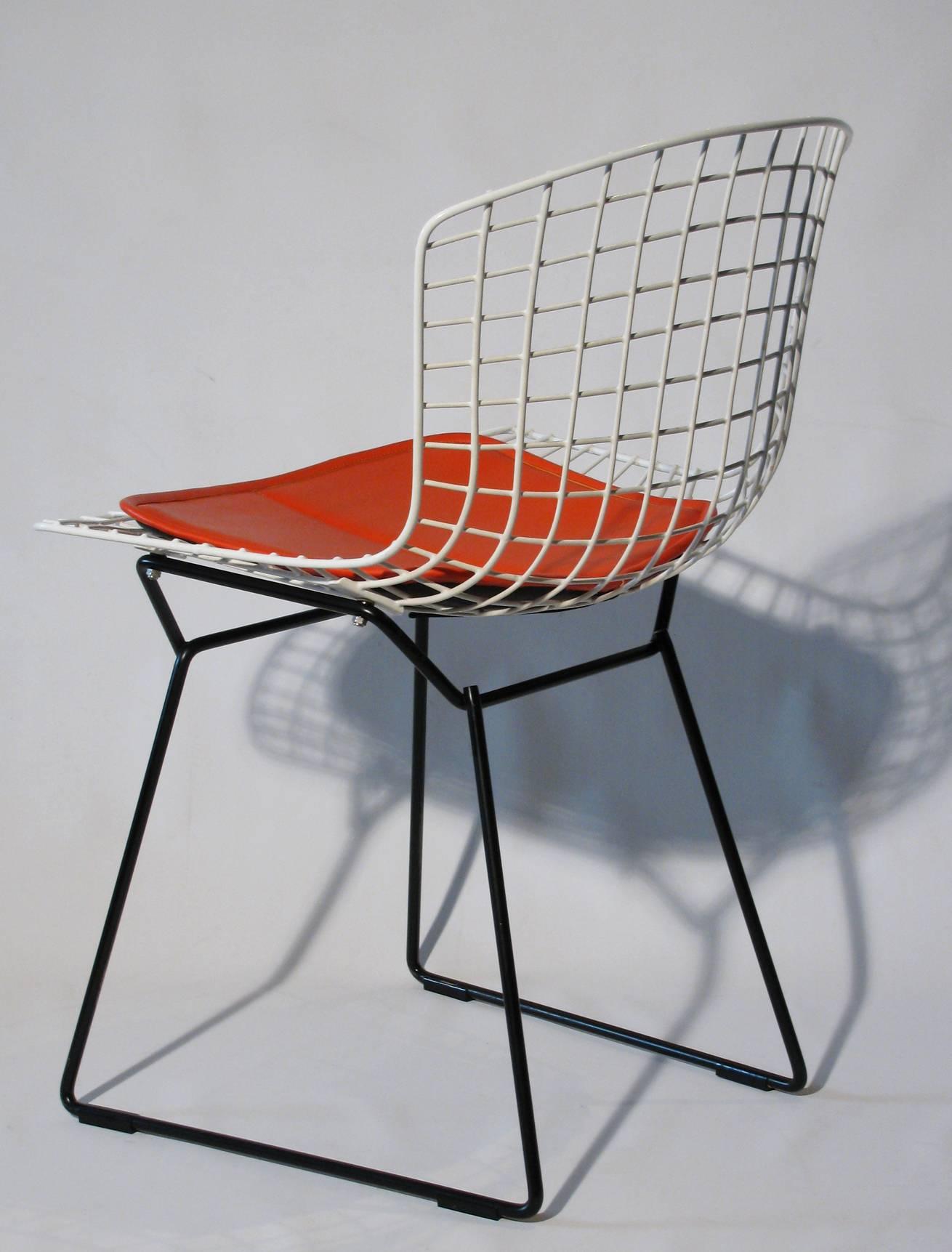 Harry Bertoia for Knoll Side Chairs, Pair In Excellent Condition In Austin, TX