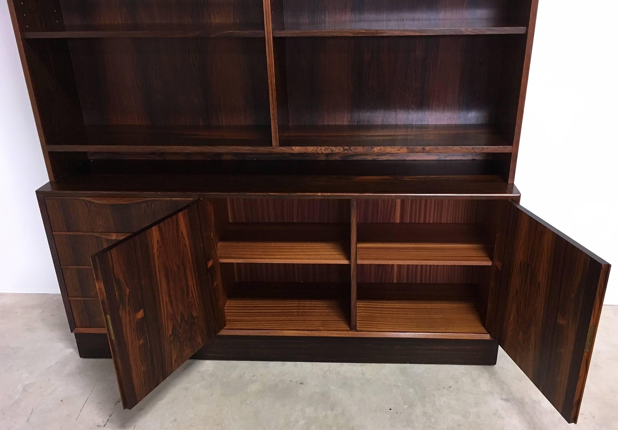 Danish Modern Rosewood Bookcase Cabinet In Excellent Condition For Sale In Austin, TX