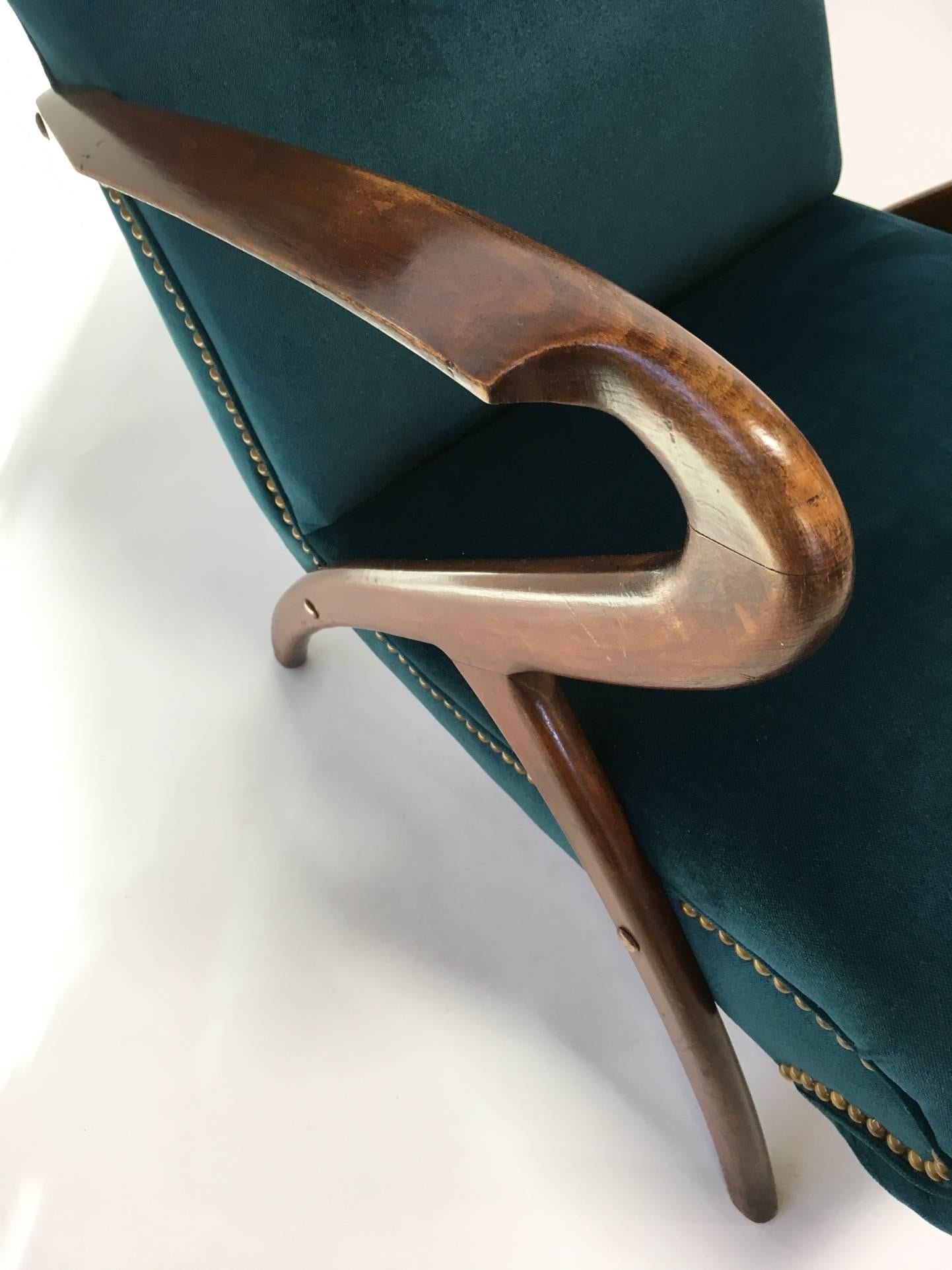 Sculptural Italian Lounge Chair In Excellent Condition For Sale In Austin, TX