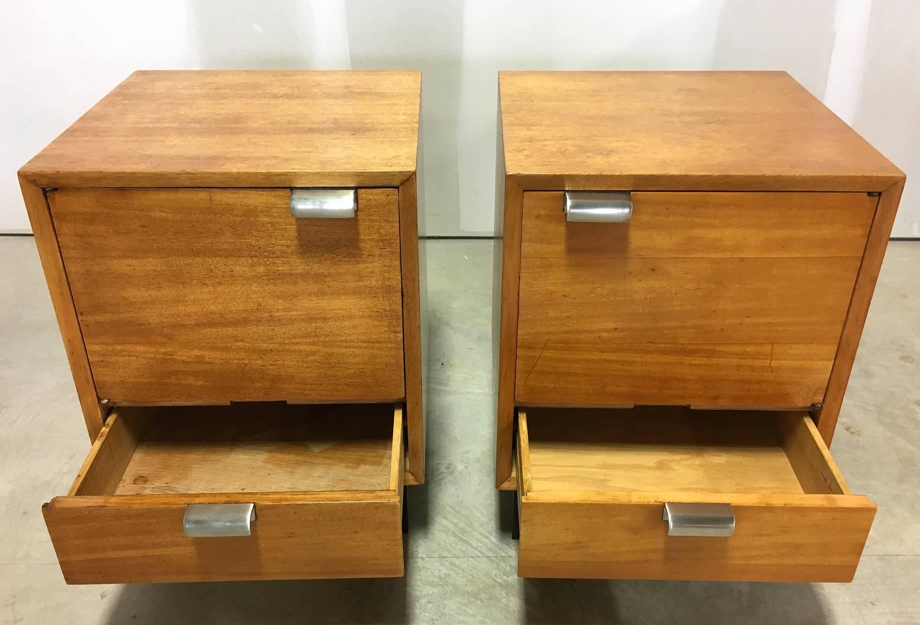 Pair of George Nelson Primavera Bedside Cabinets In Excellent Condition For Sale In Austin, TX