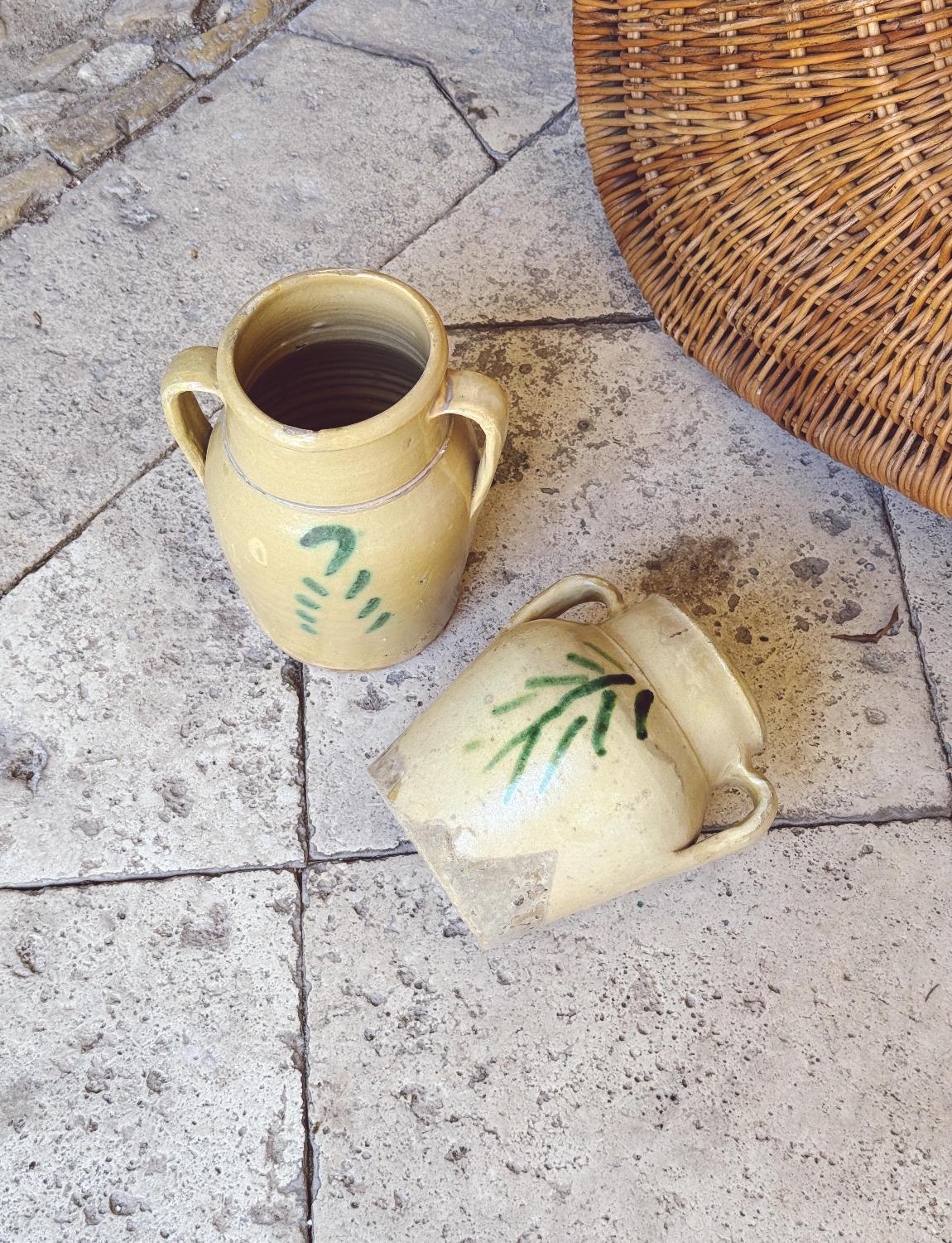 Paar italienische Lebensbaumtöpfe mit Griffen aus den 1930er Jahren (Handbemalt) im Angebot