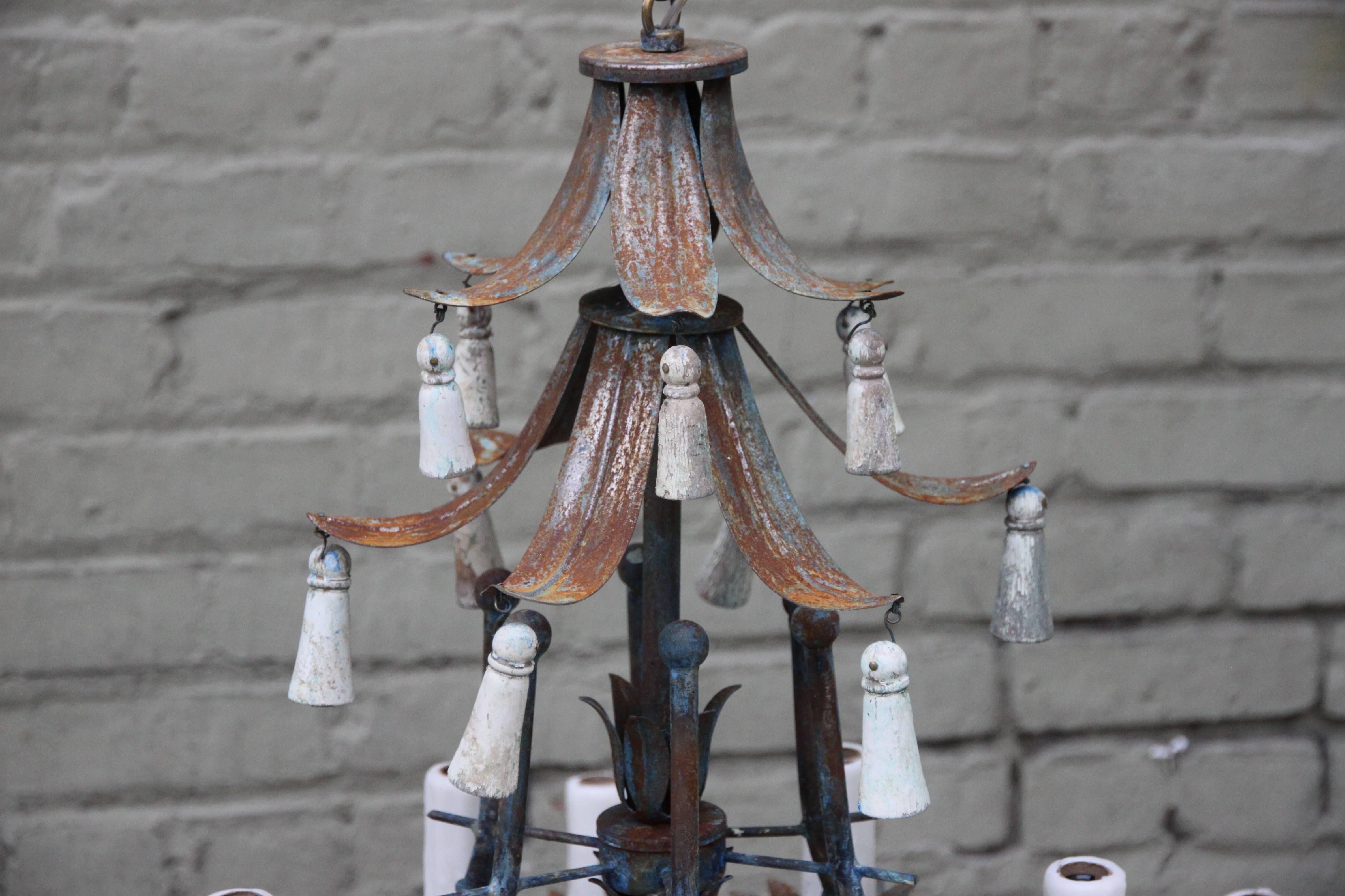 Early 20th Century Italian (12) Light Chinoiserie Painted Chandelier