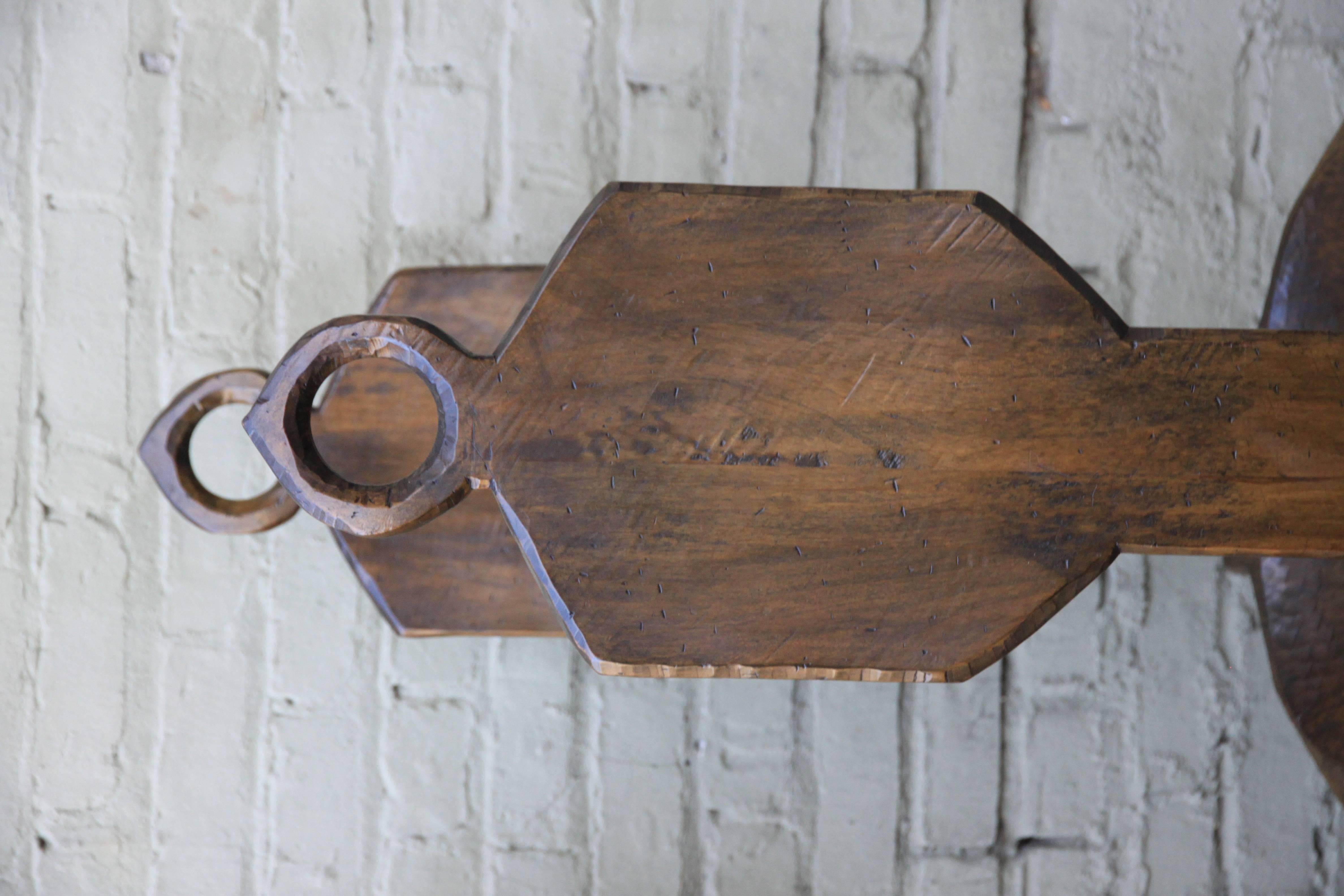 Set of six walnut American primitive side chairs.  Great for almost any style of decor.