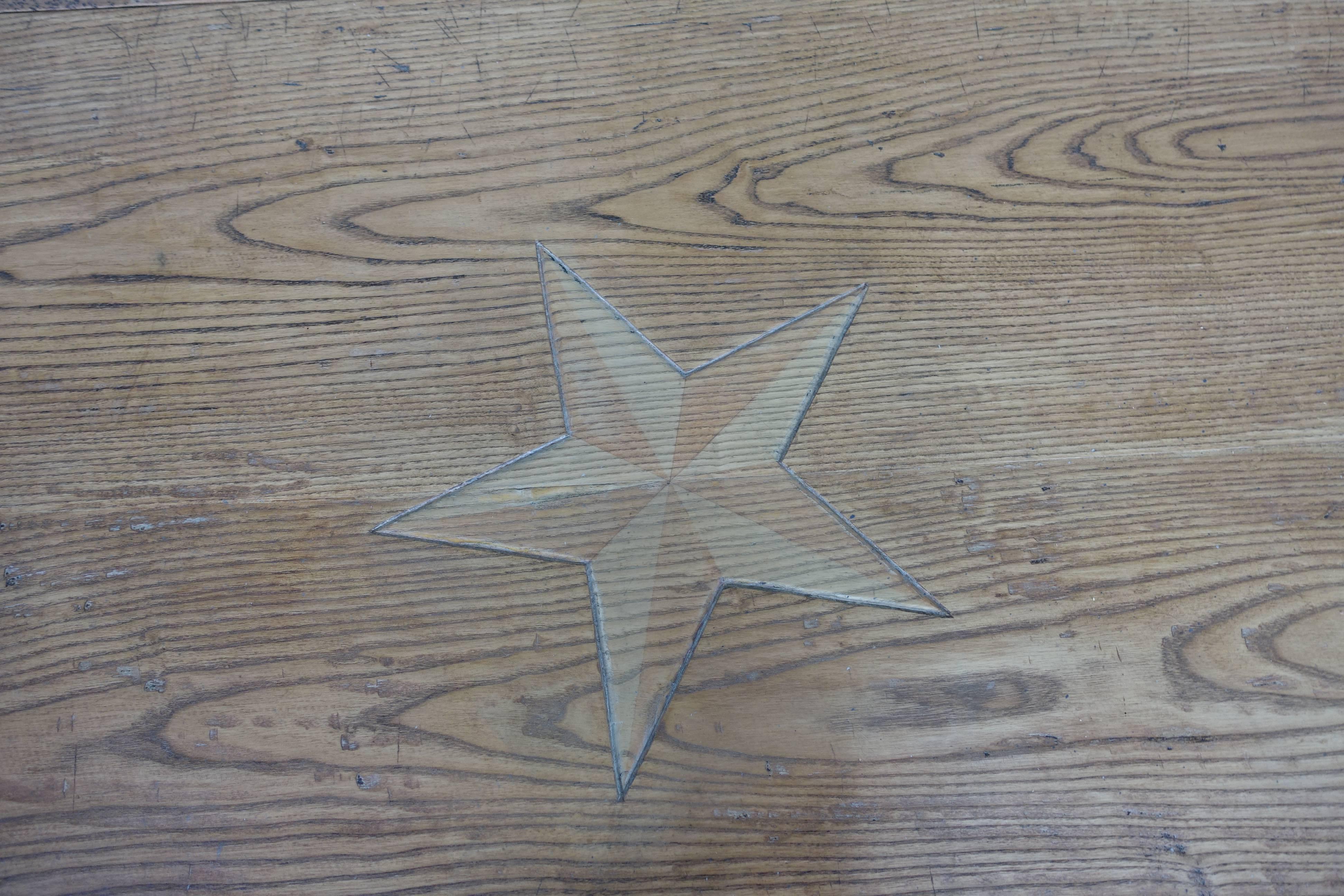 Italian Walnut Dining Table with Inlaid Star In Distressed Condition In Los Angeles, CA