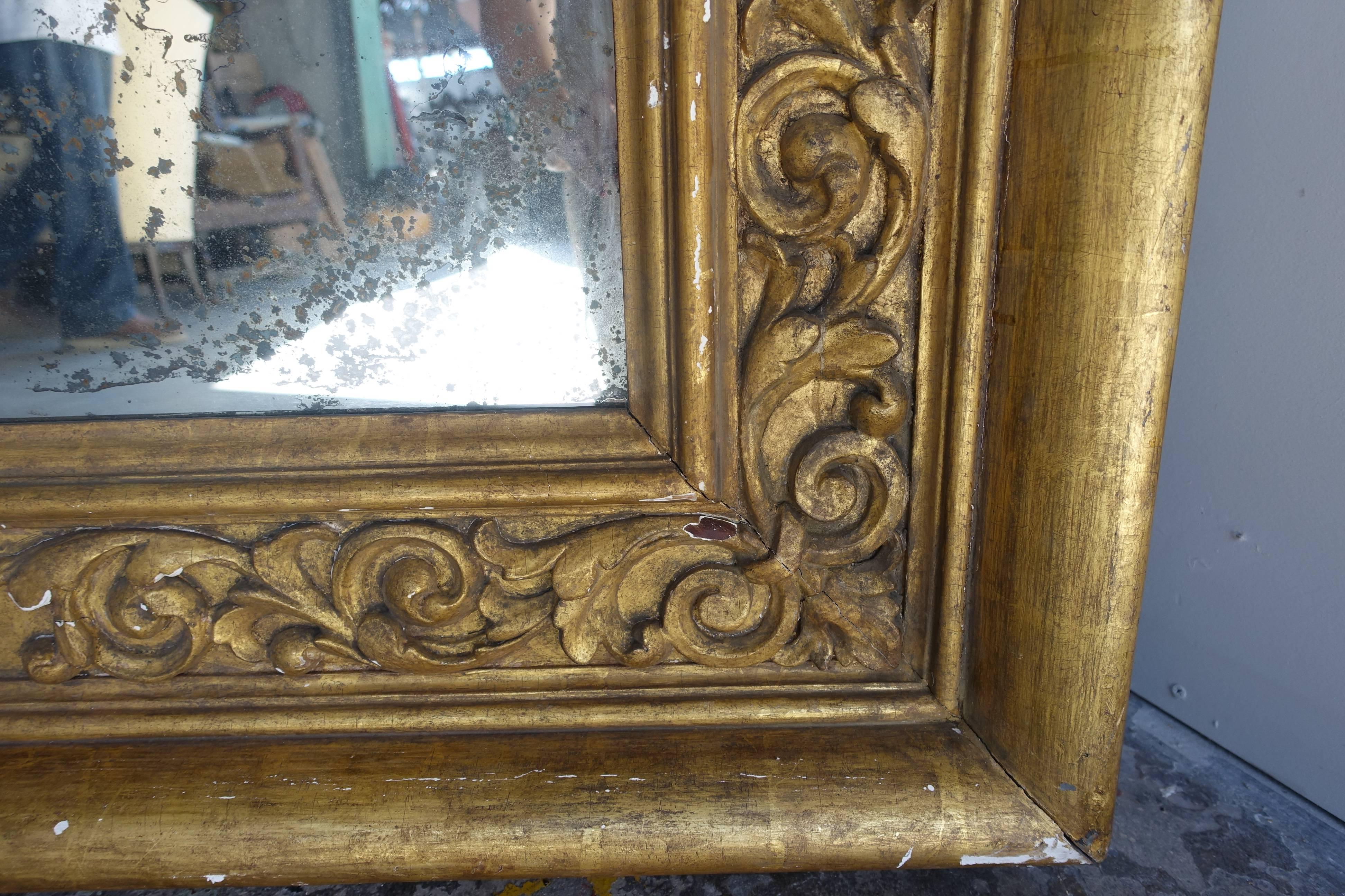 Pair of 19th Century Italian Giltwood Mirrors In Distressed Condition In Los Angeles, CA