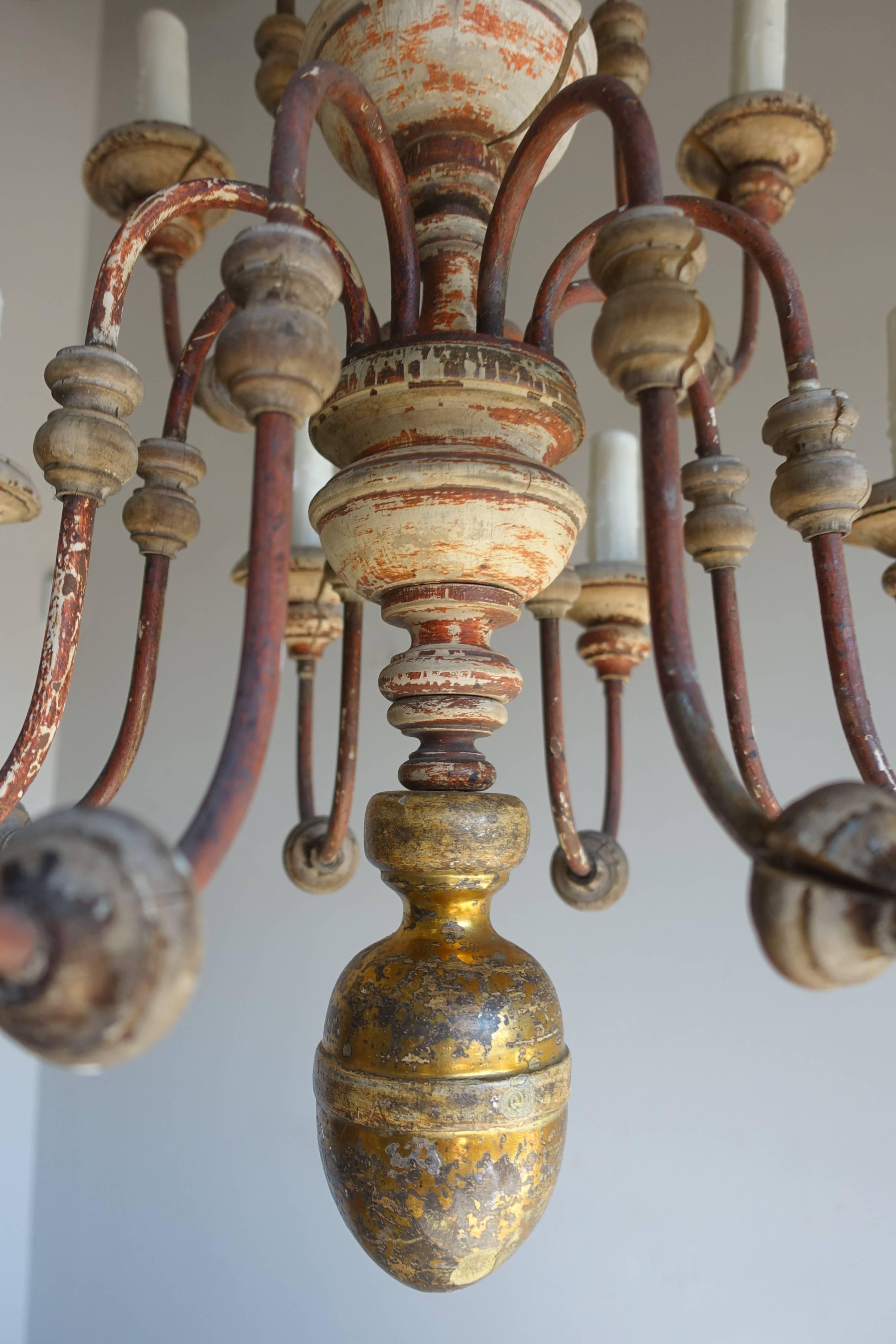 Early 20th Century Twelve-Light Italian Wood and Iron Painted Chandelier