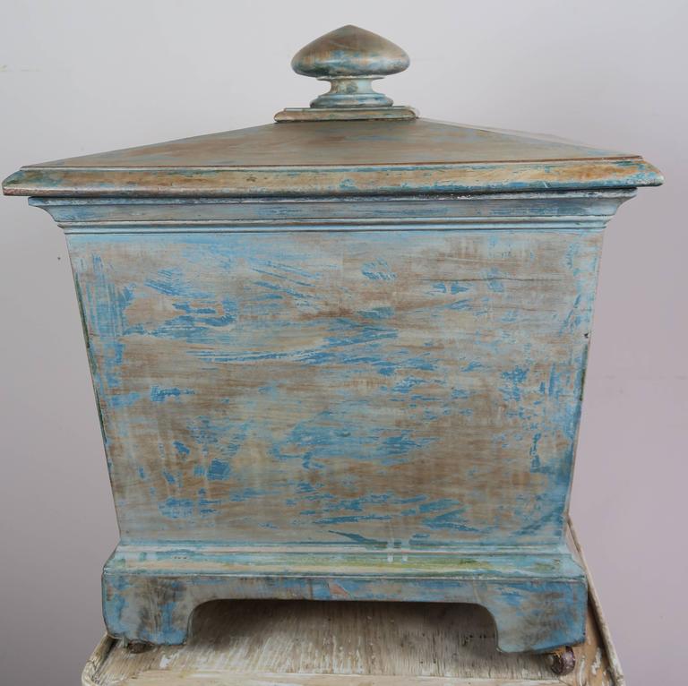 Metal 19th Century English Painted Wine Cooler For Sale