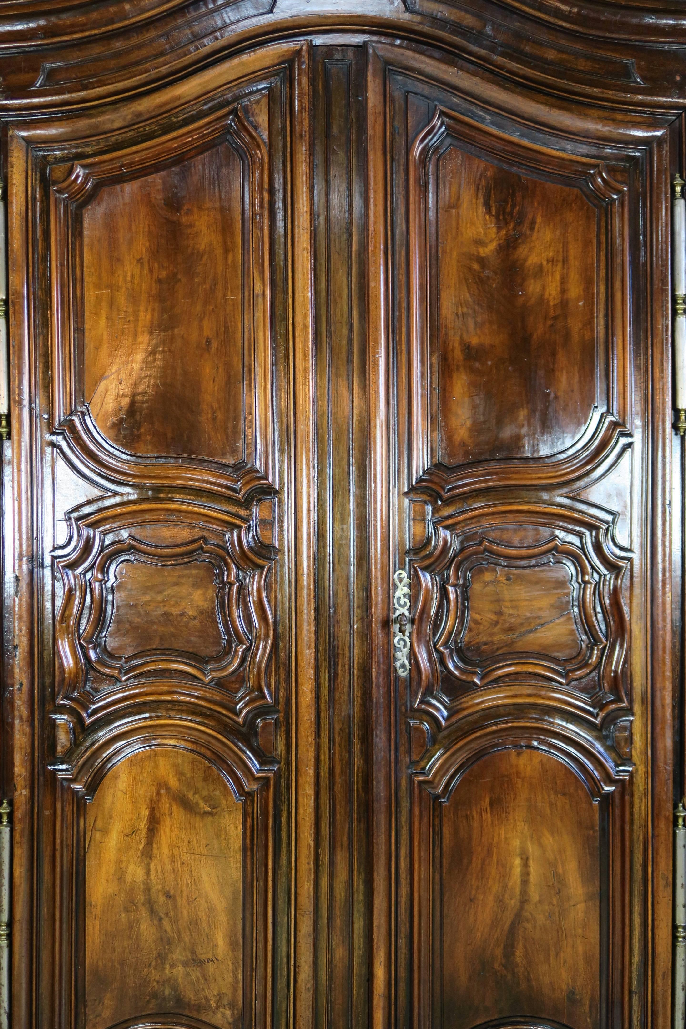 18th Century French Walnut Armoire In Distressed Condition In Los Angeles, CA