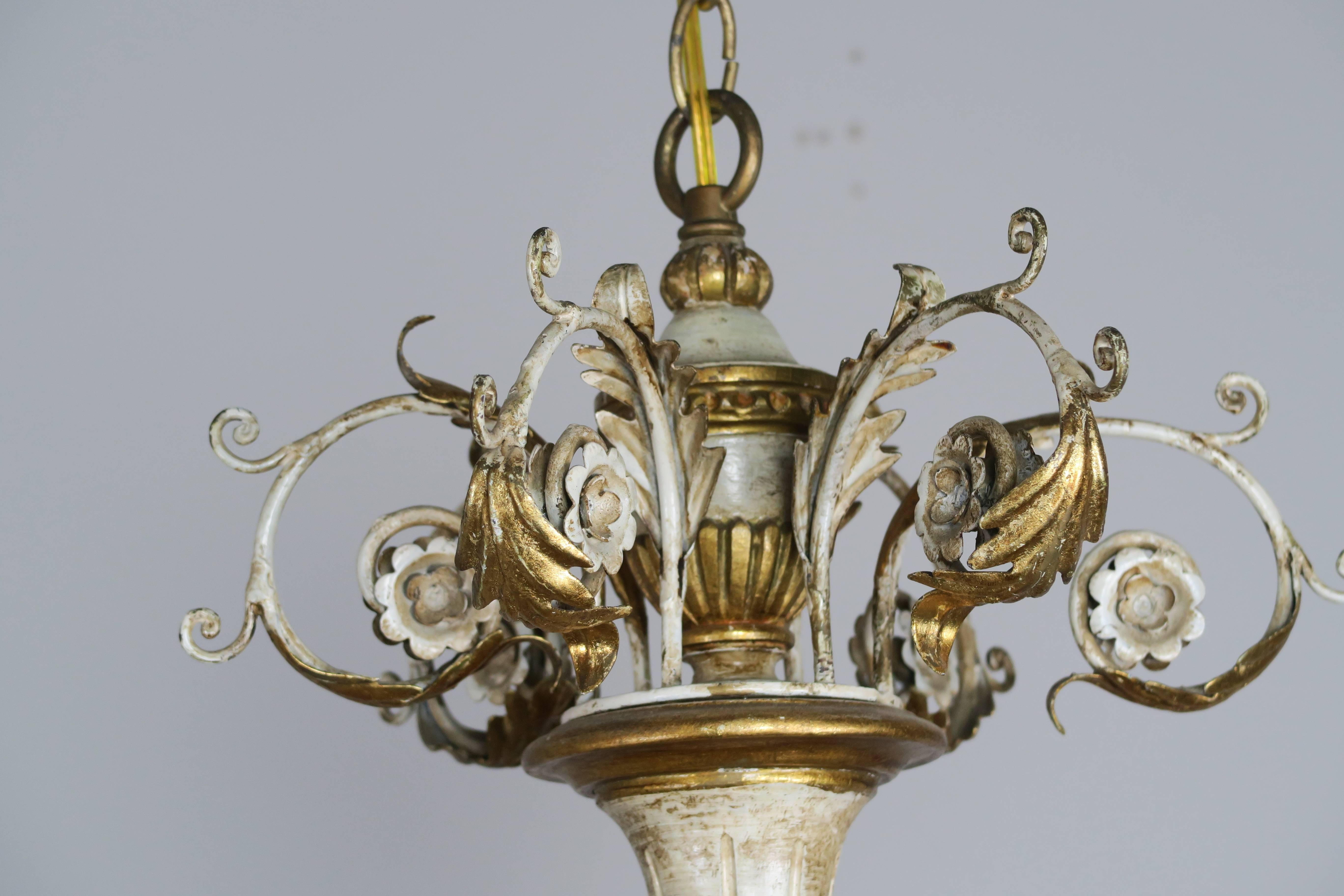 Mid-20th Century Italian Twelve-Light Rococo Style Cherub Chandelier