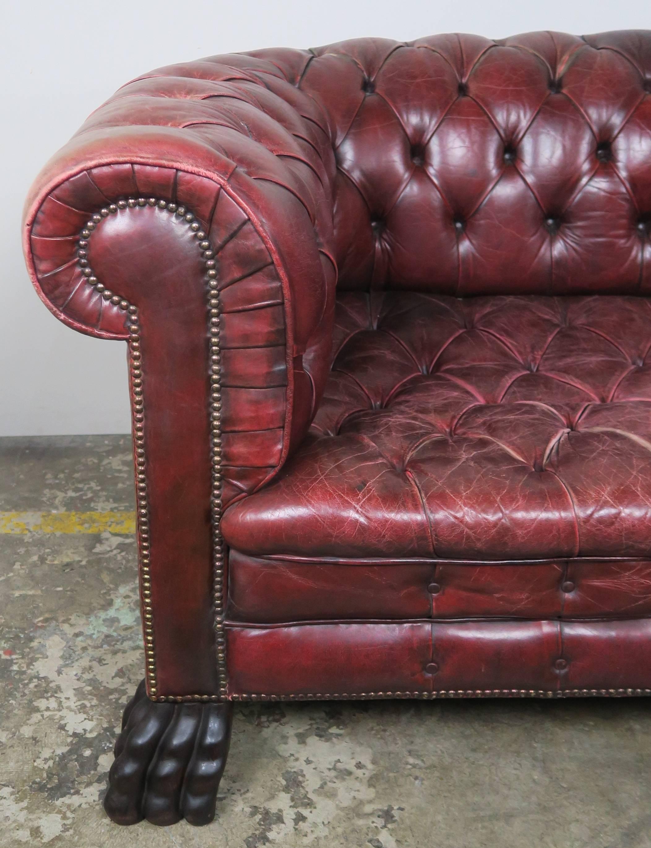 English Leather Tufted Chesterfield Style Sofa, circa 1900 In Distressed Condition In Los Angeles, CA