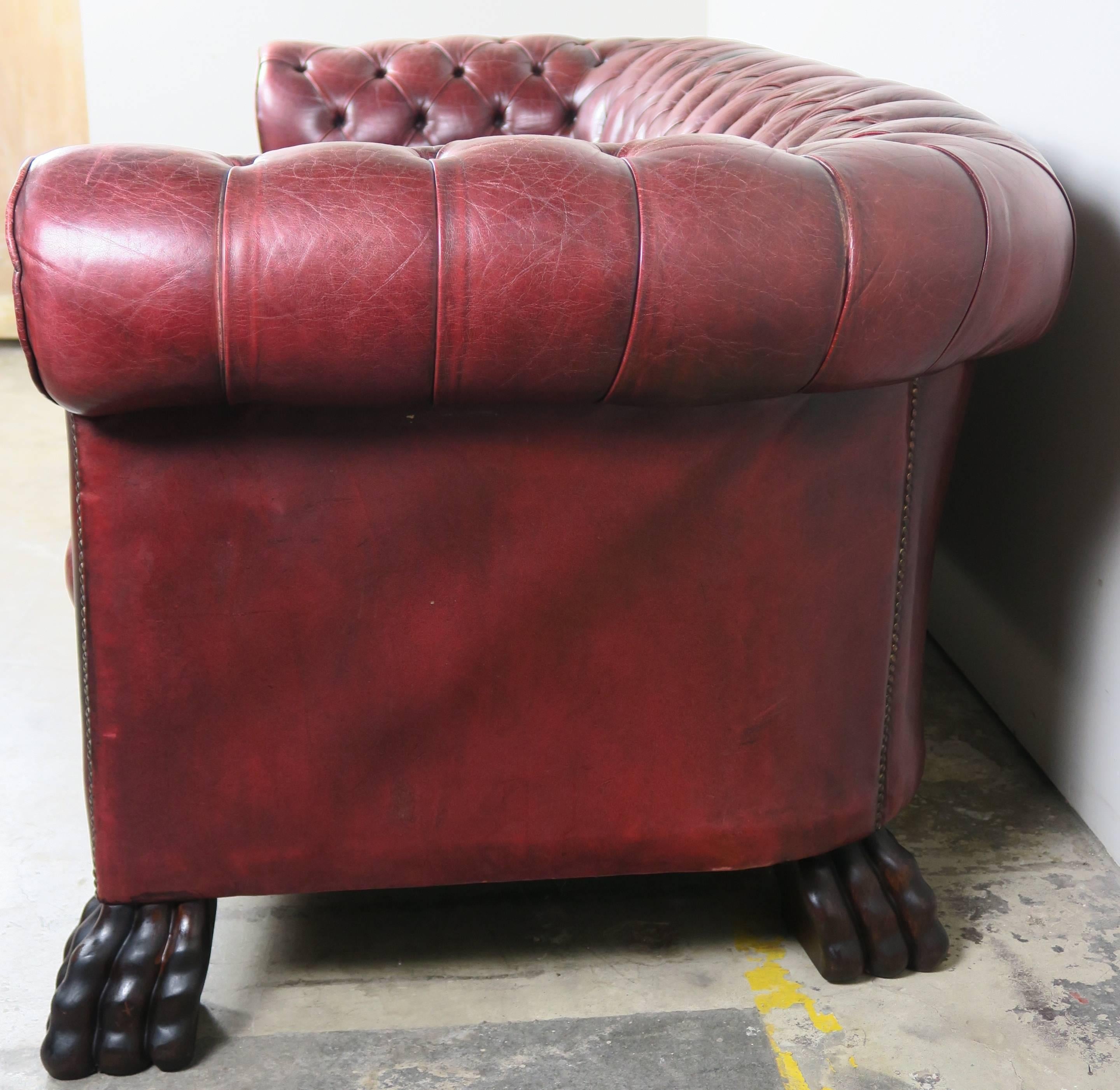 English Leather Tufted Chesterfield Style Sofa, circa 1900 4
