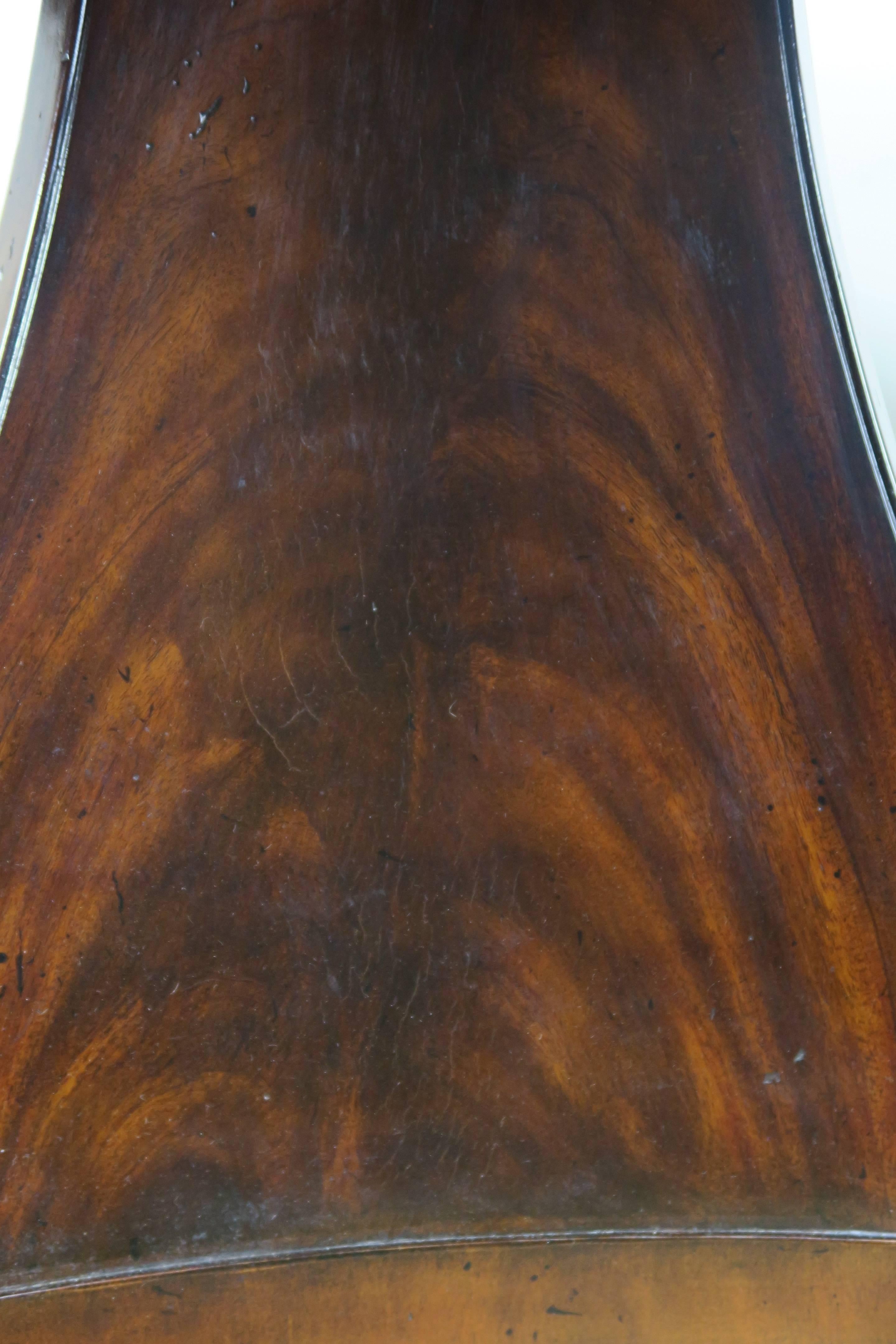 Ralph Lauren Flamed Mahogany Centre Table In Excellent Condition In Los Angeles, CA