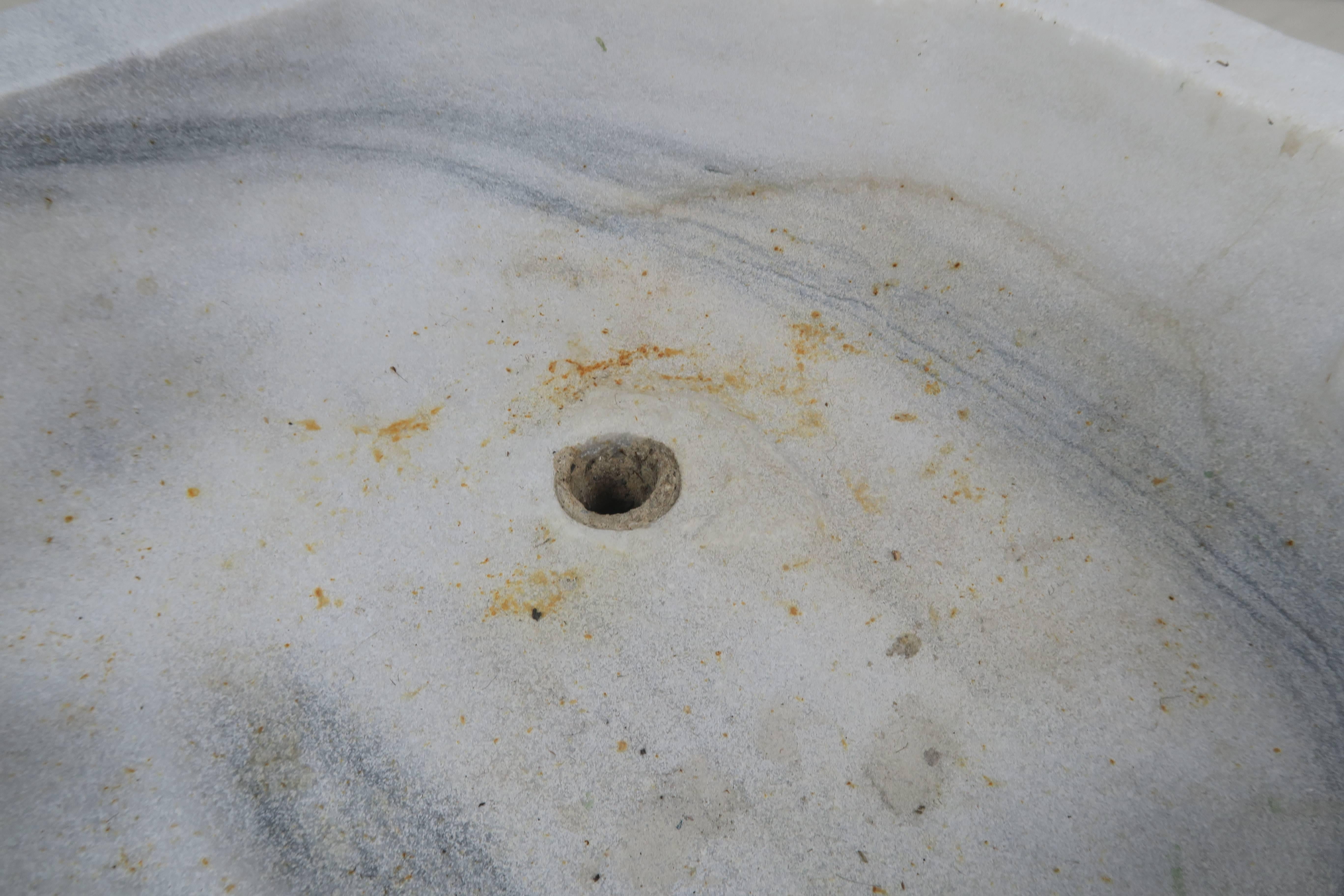 Diamond Shape Marble Sink In Distressed Condition In Los Angeles, CA