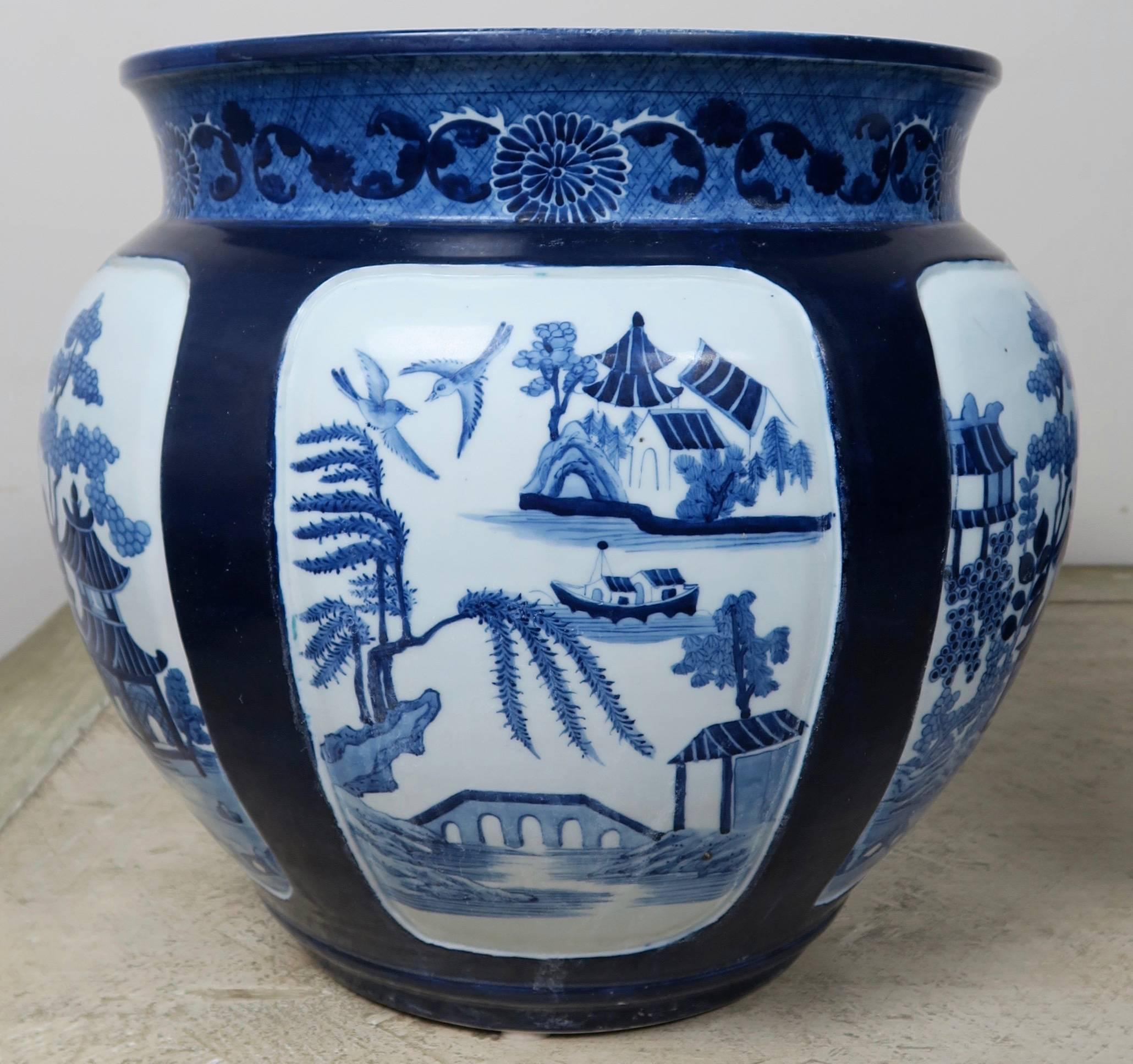 Chinese Export Pair of Blue and White Chinese Planters