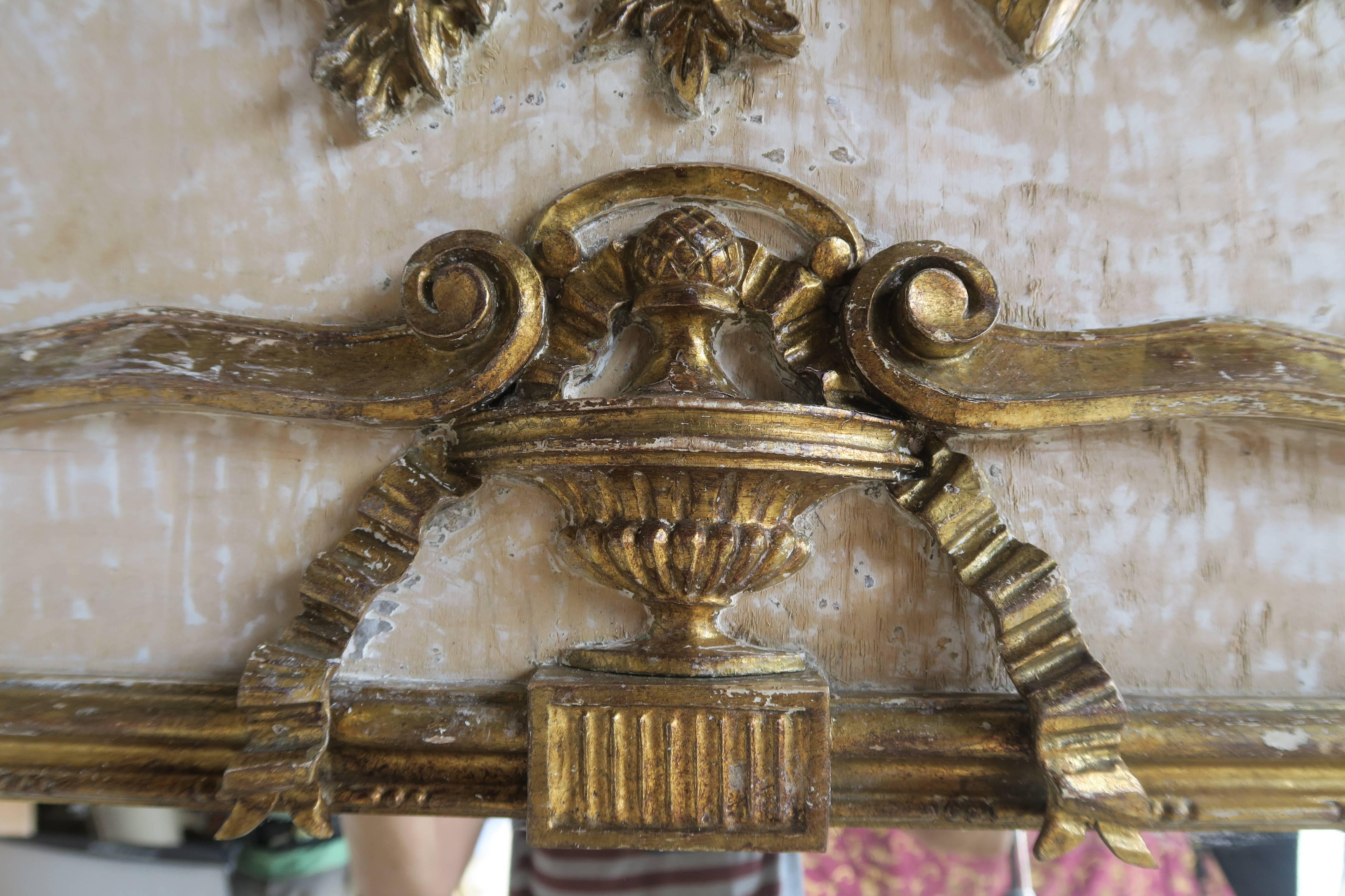 French Painted and Parcel-Gilt Mirror, circa 1930 In Distressed Condition In Los Angeles, CA